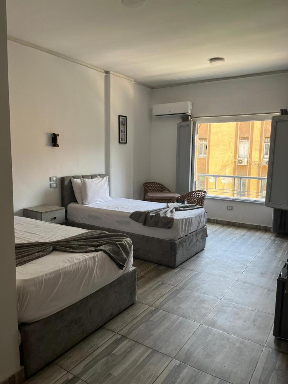 Superior Twin Room with City View - Photo 2