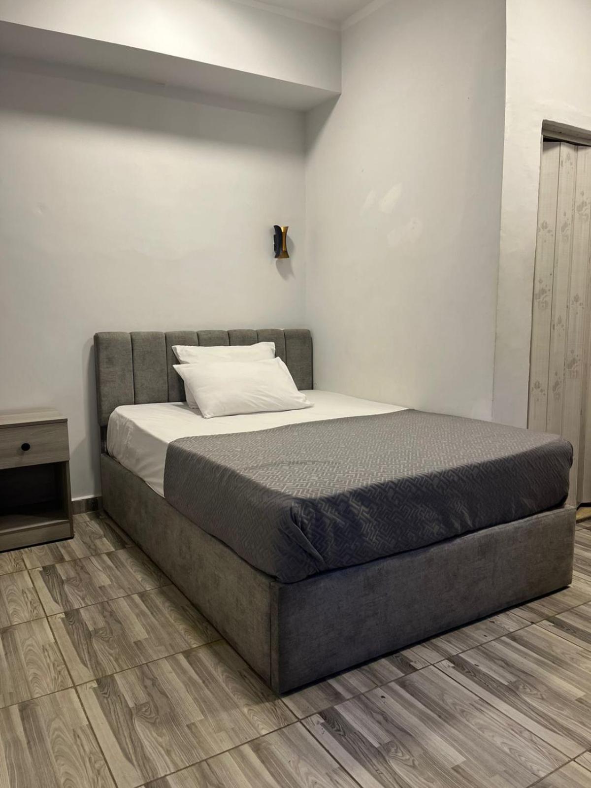 park plazza downtown boutique - Photo 12