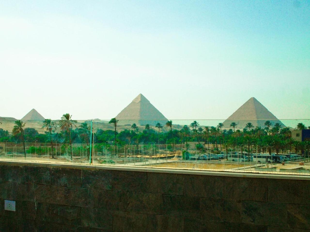 New Galleria Pyramids view inn - Photo 54