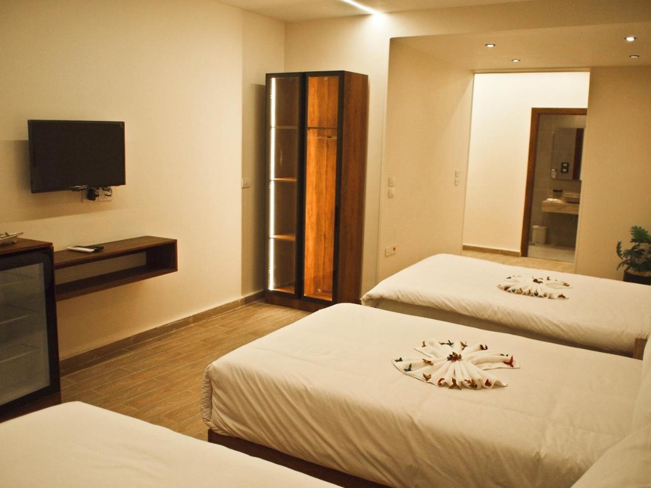 New Galleria Pyramids view inn - Photo 18