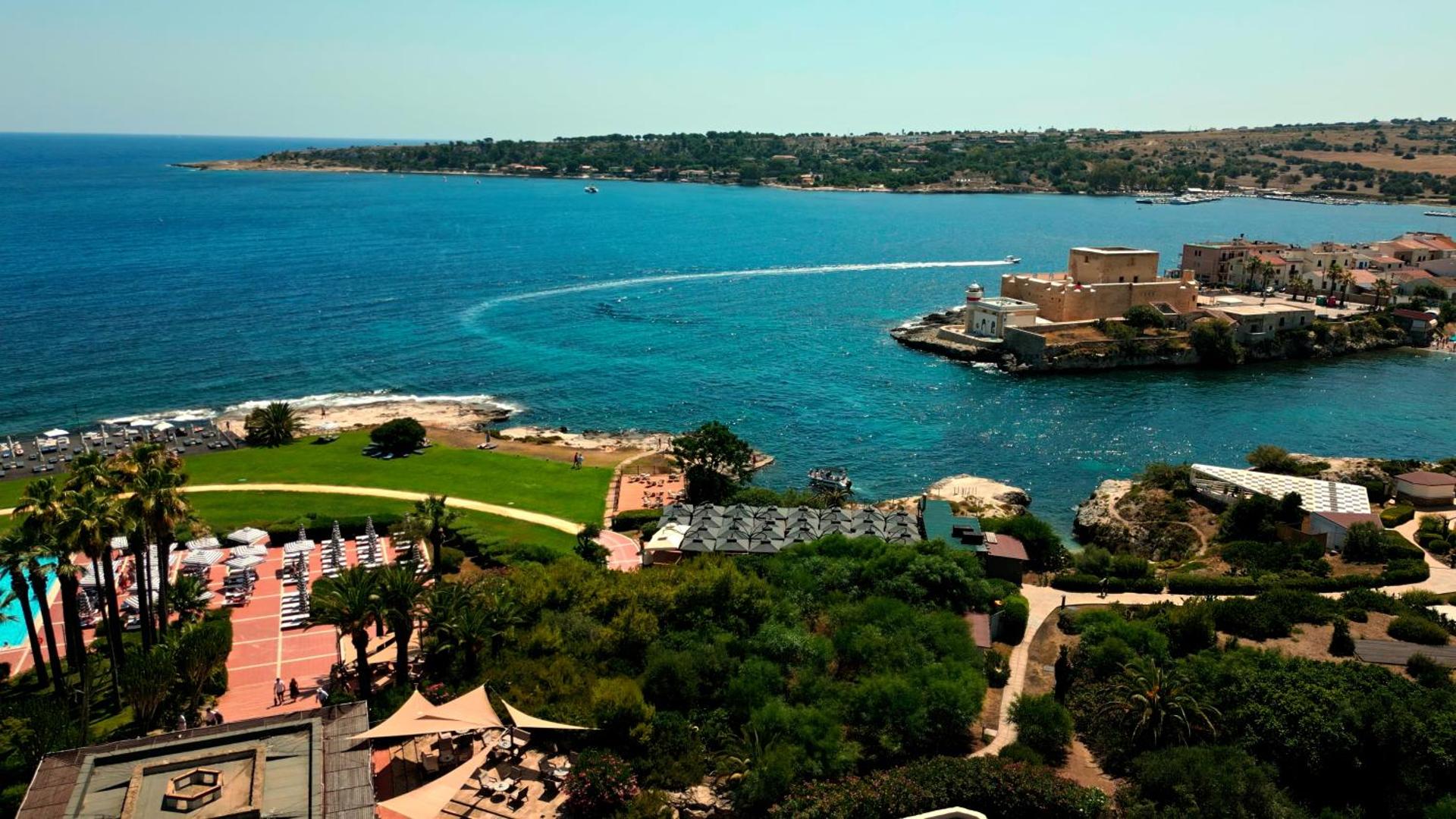 Mangia's Brucoli, Sicily, Autograph Collection - Photo 95
