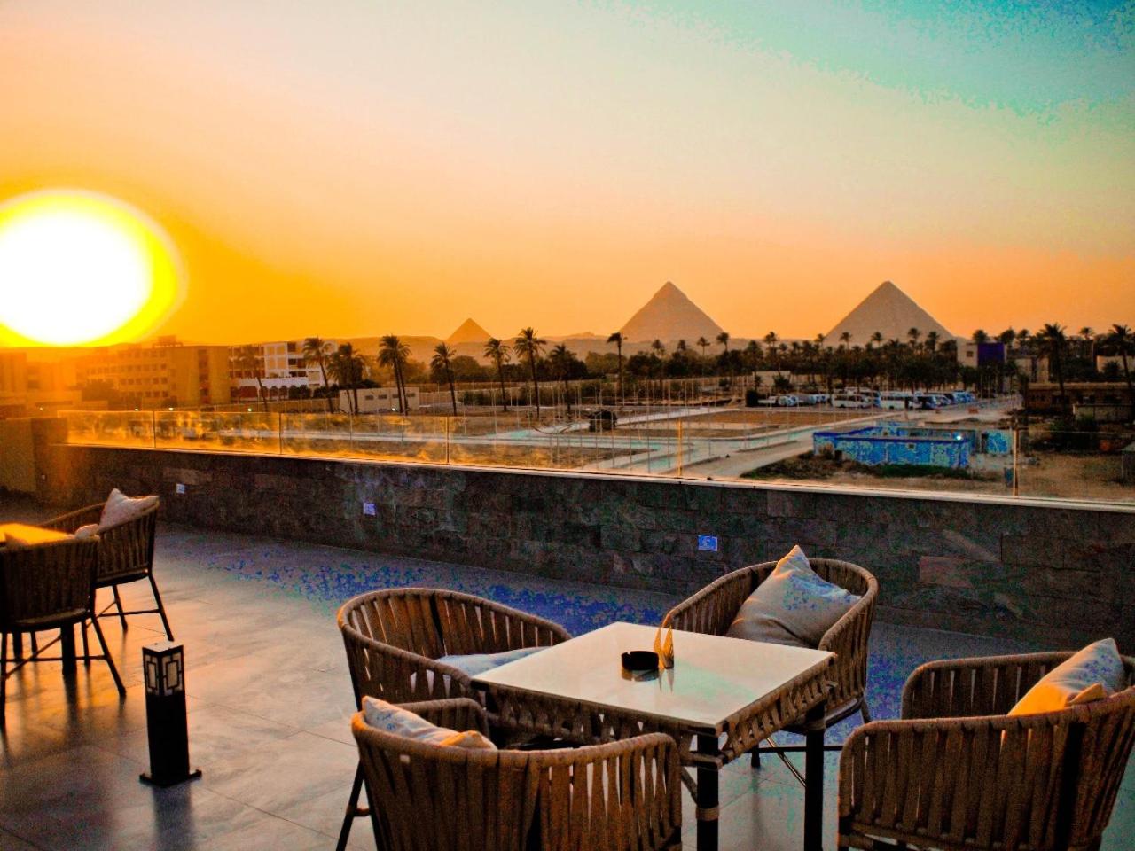 New Galleria Pyramids view inn - Photo 32