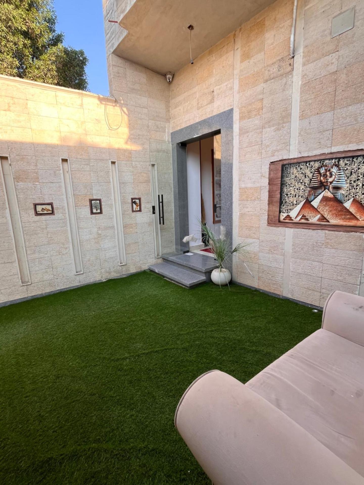 New Galleria Pyramids view inn - Photo 29