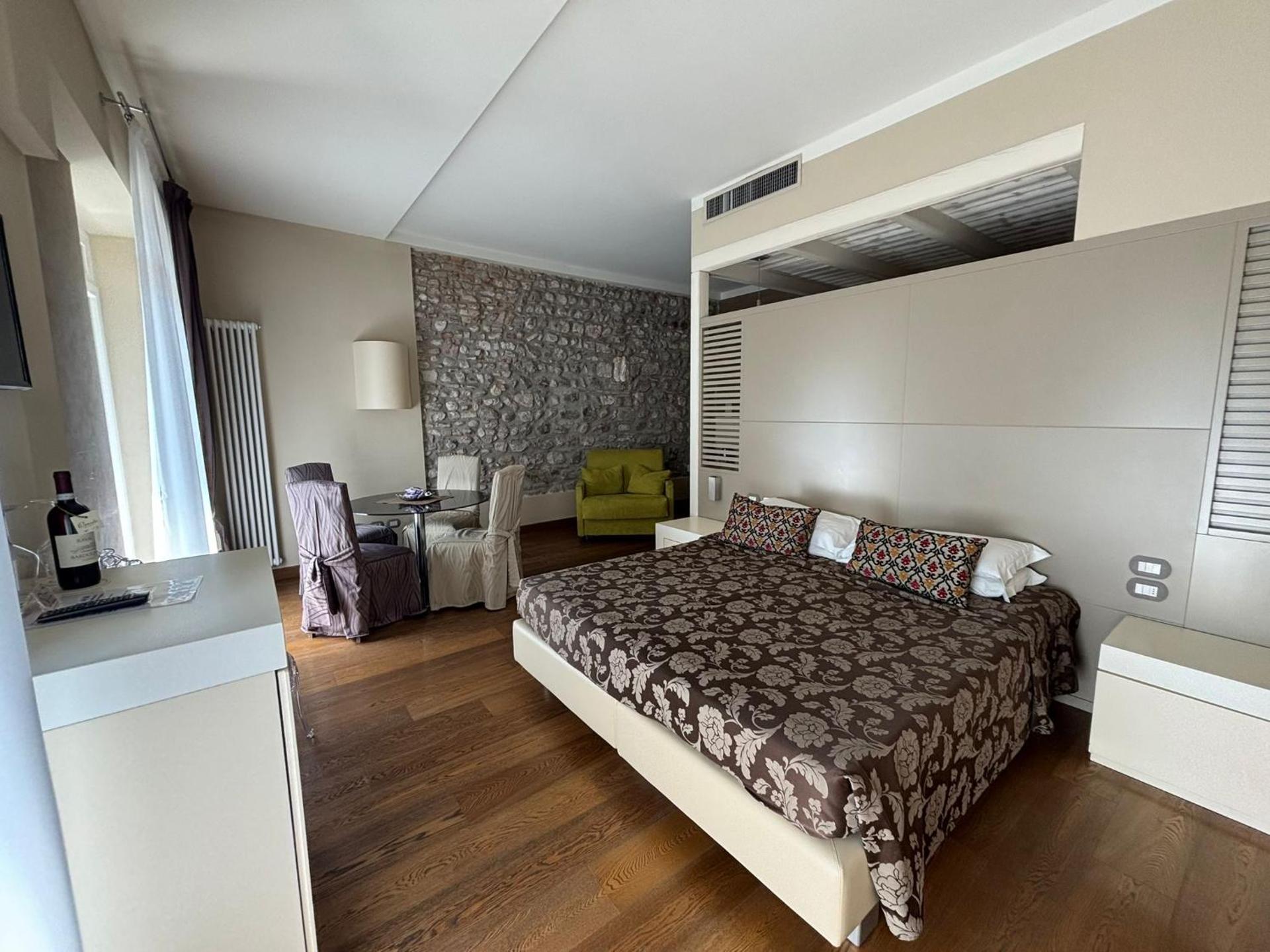 Oreste Suite - Photo 38