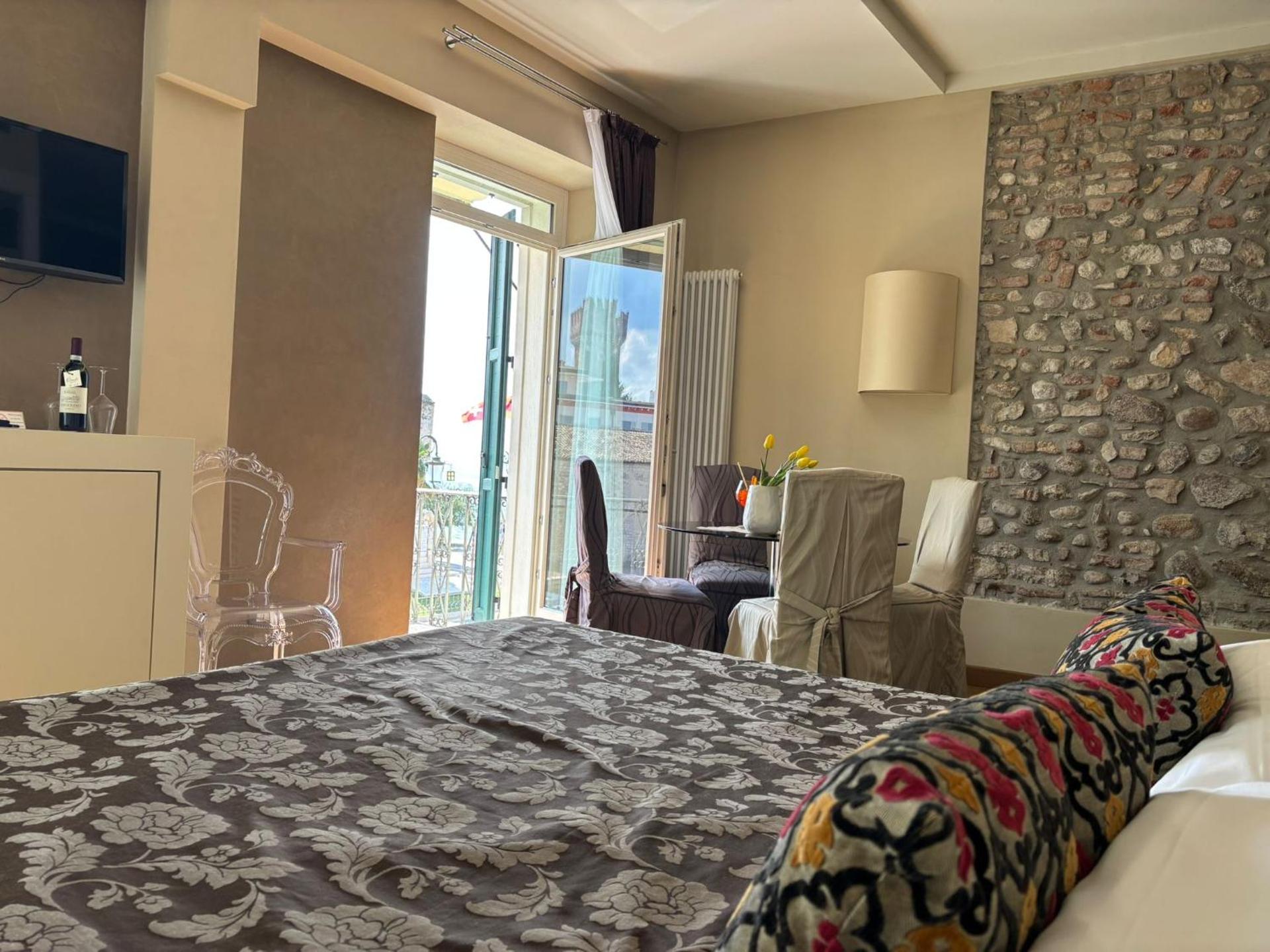 Oreste Suite - Photo 37