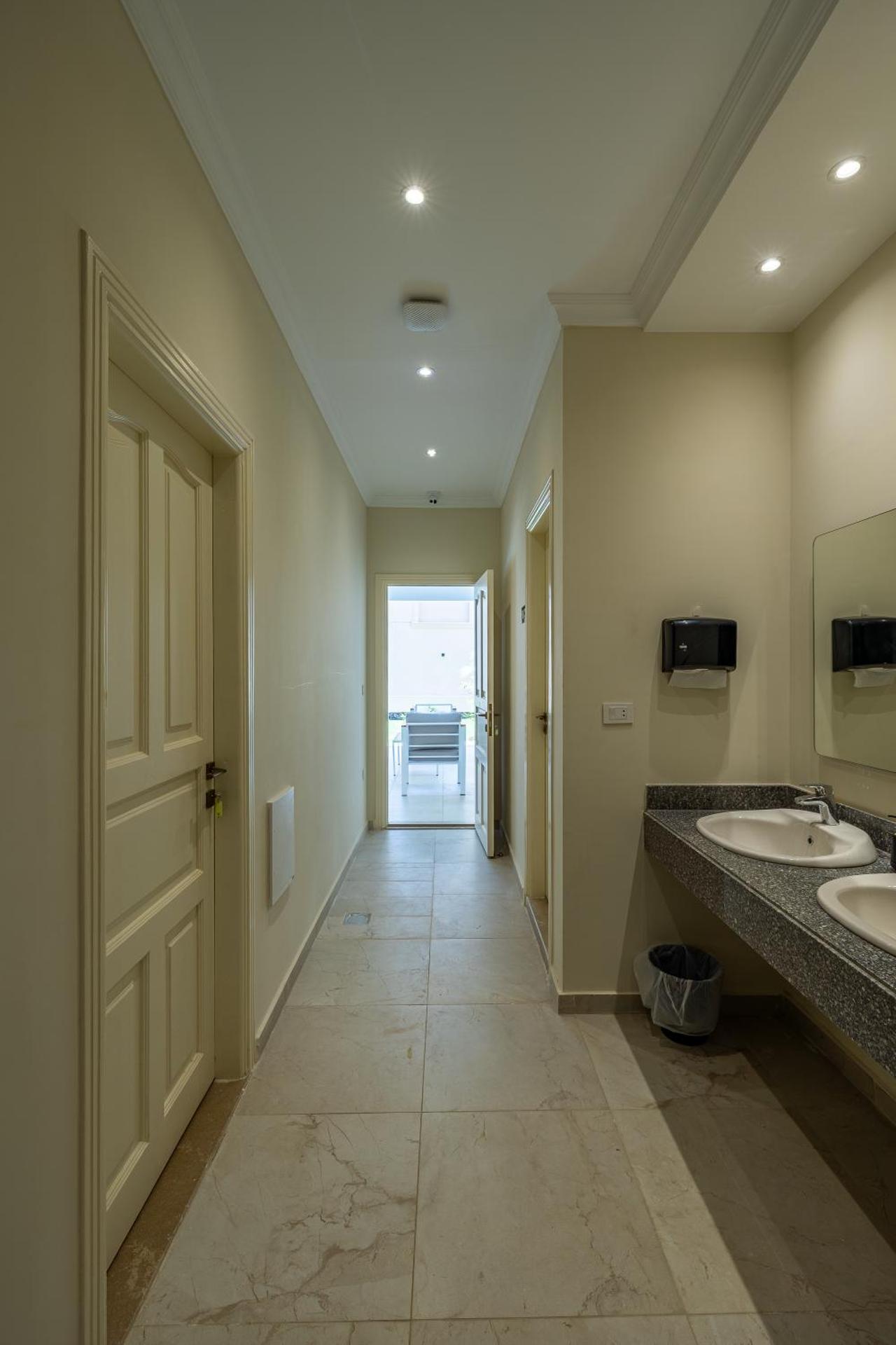 Welhome Stays Aparthotel - Photo 55