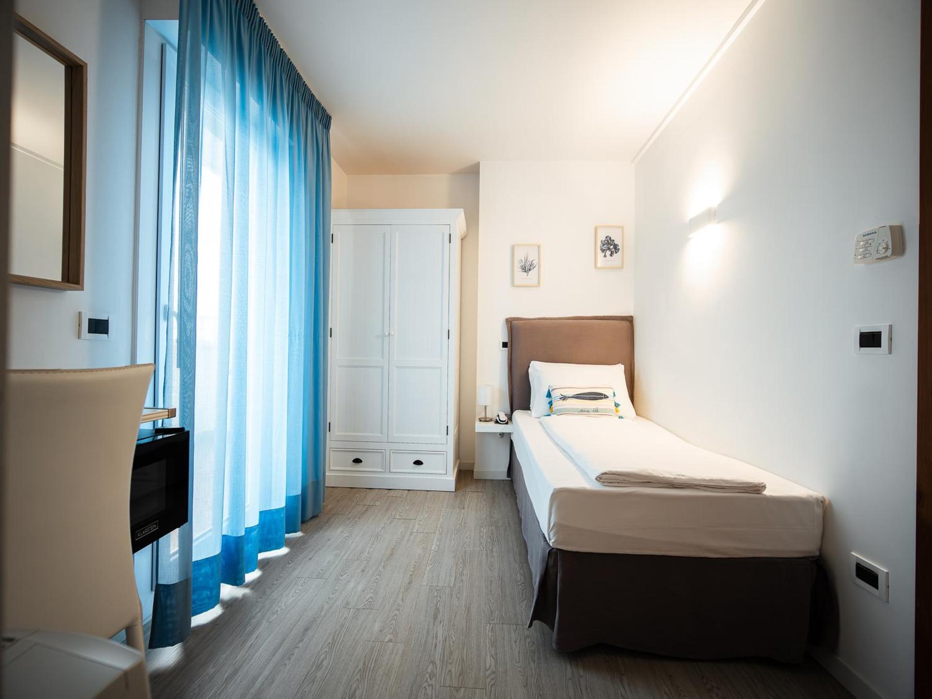 Hotel Niagara - Photo 32