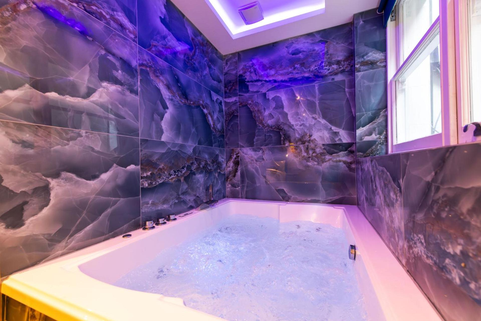 Deluxe Double Studio with Jacuzzi