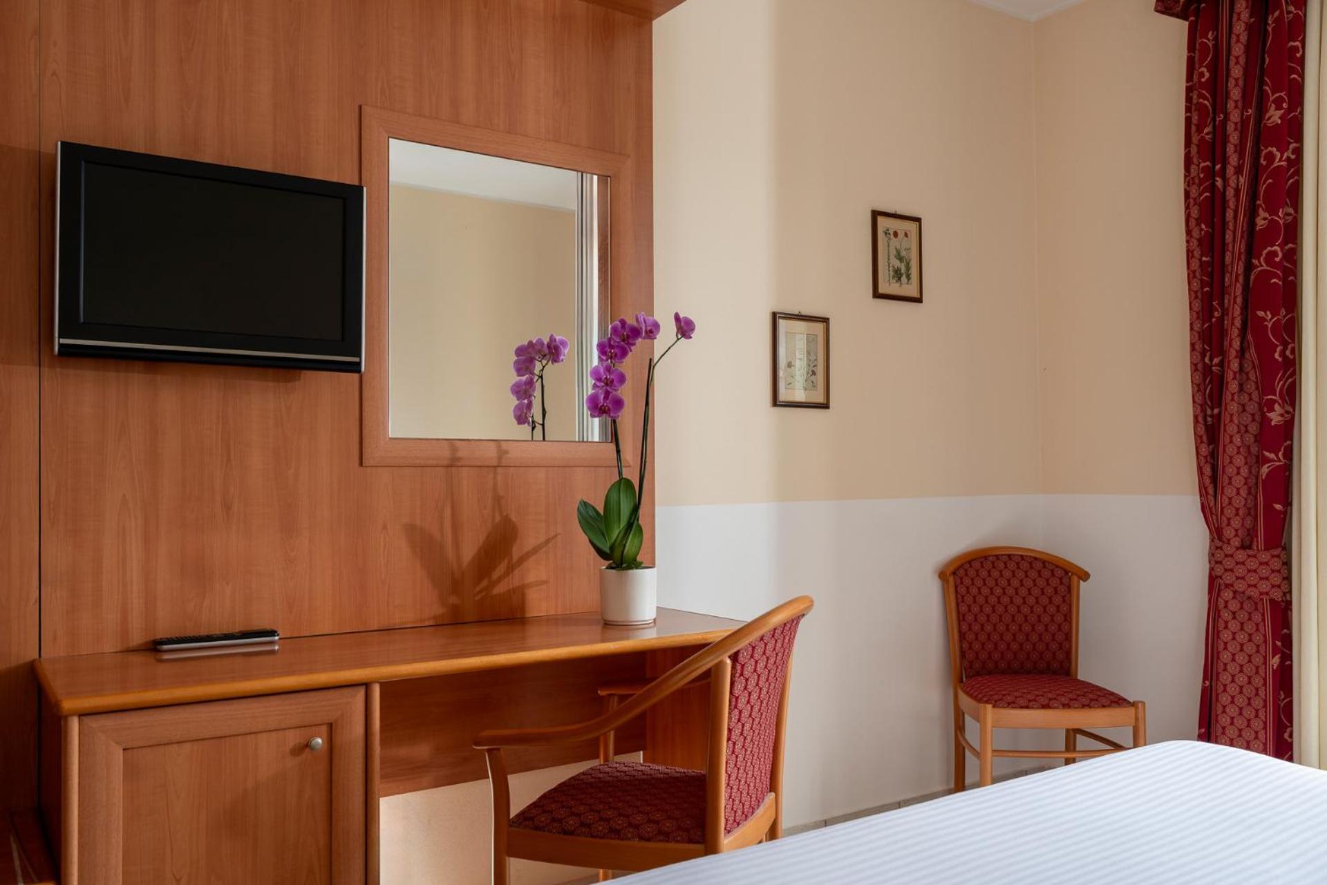 Hotel Regina - Photo 6