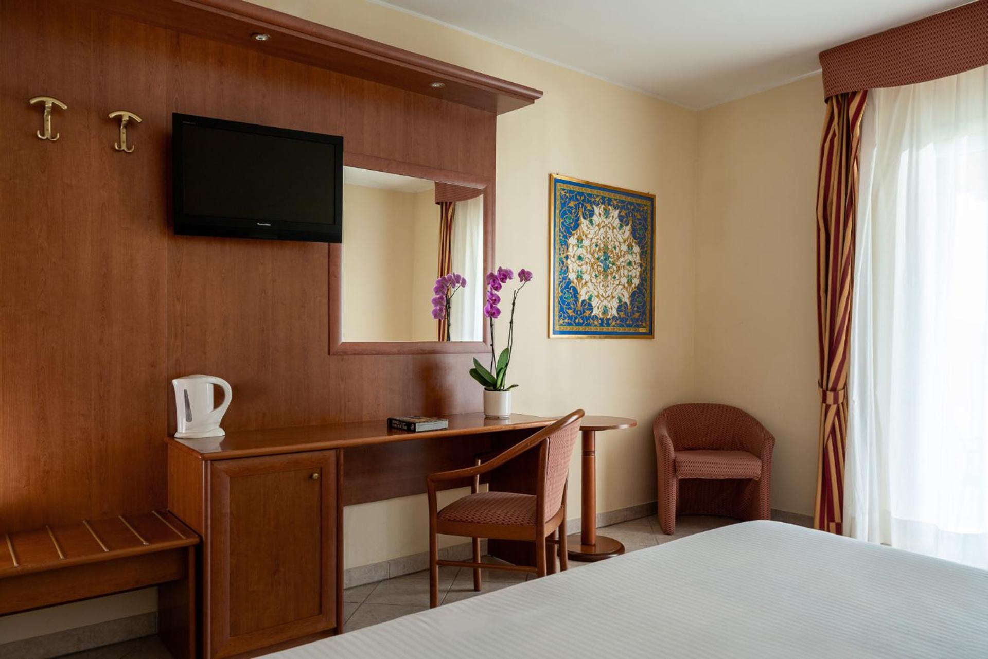 Hotel Regina - Photo 32