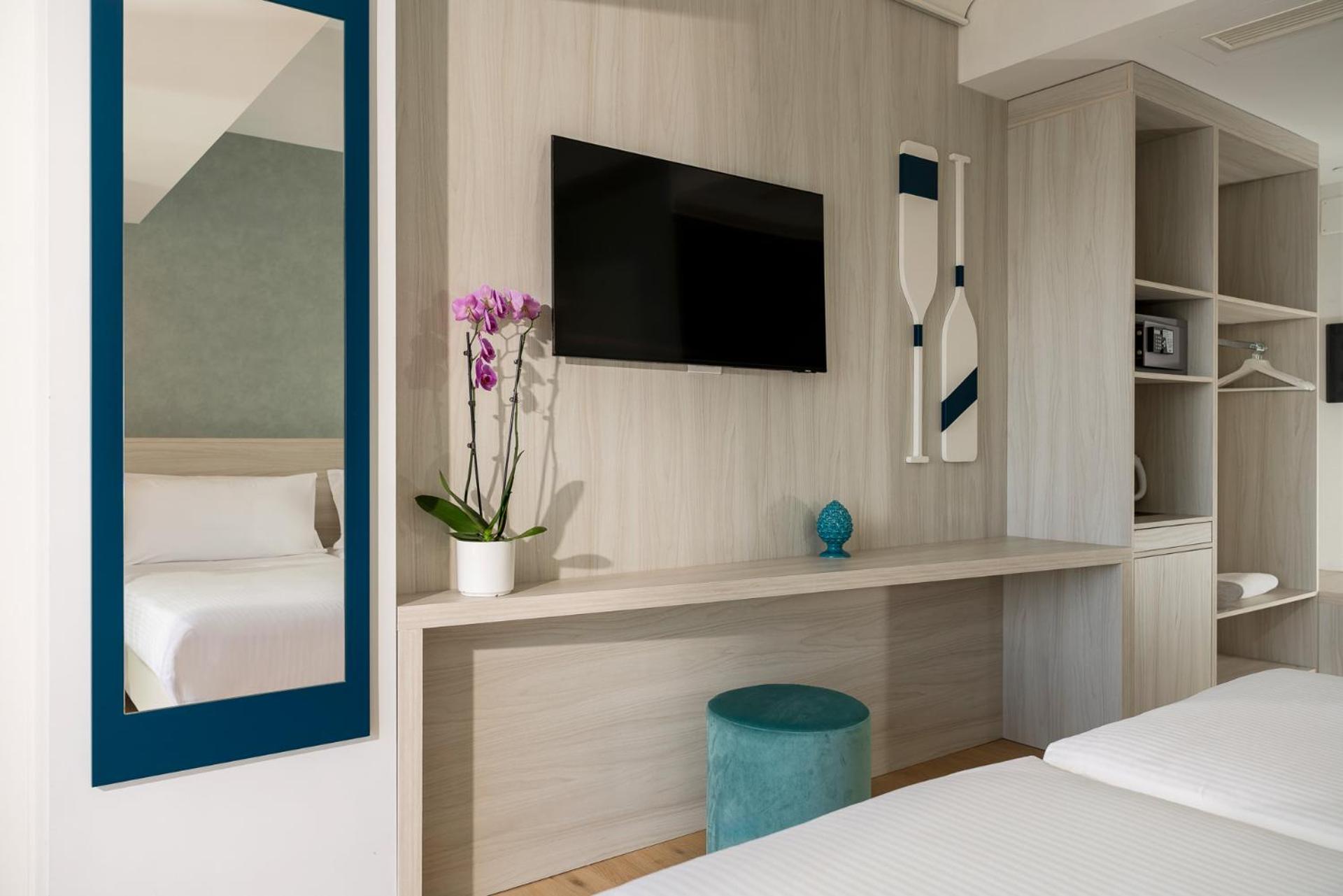 Hotel Regina - Photo 46