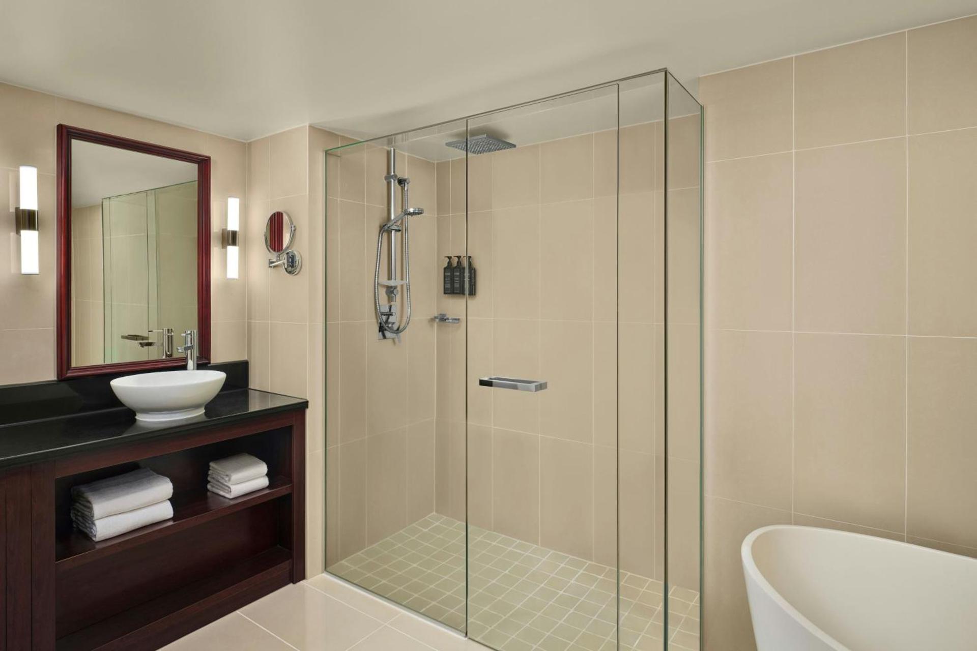 Sheraton Samoa Aggie Grey's Hotel & Bungalows - Photo 28