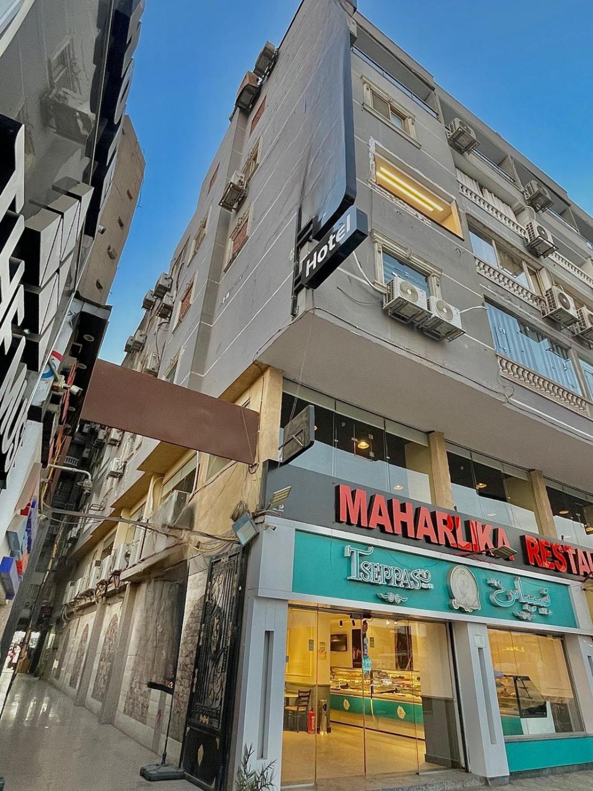 Roone pyramids view inn - Photo 115