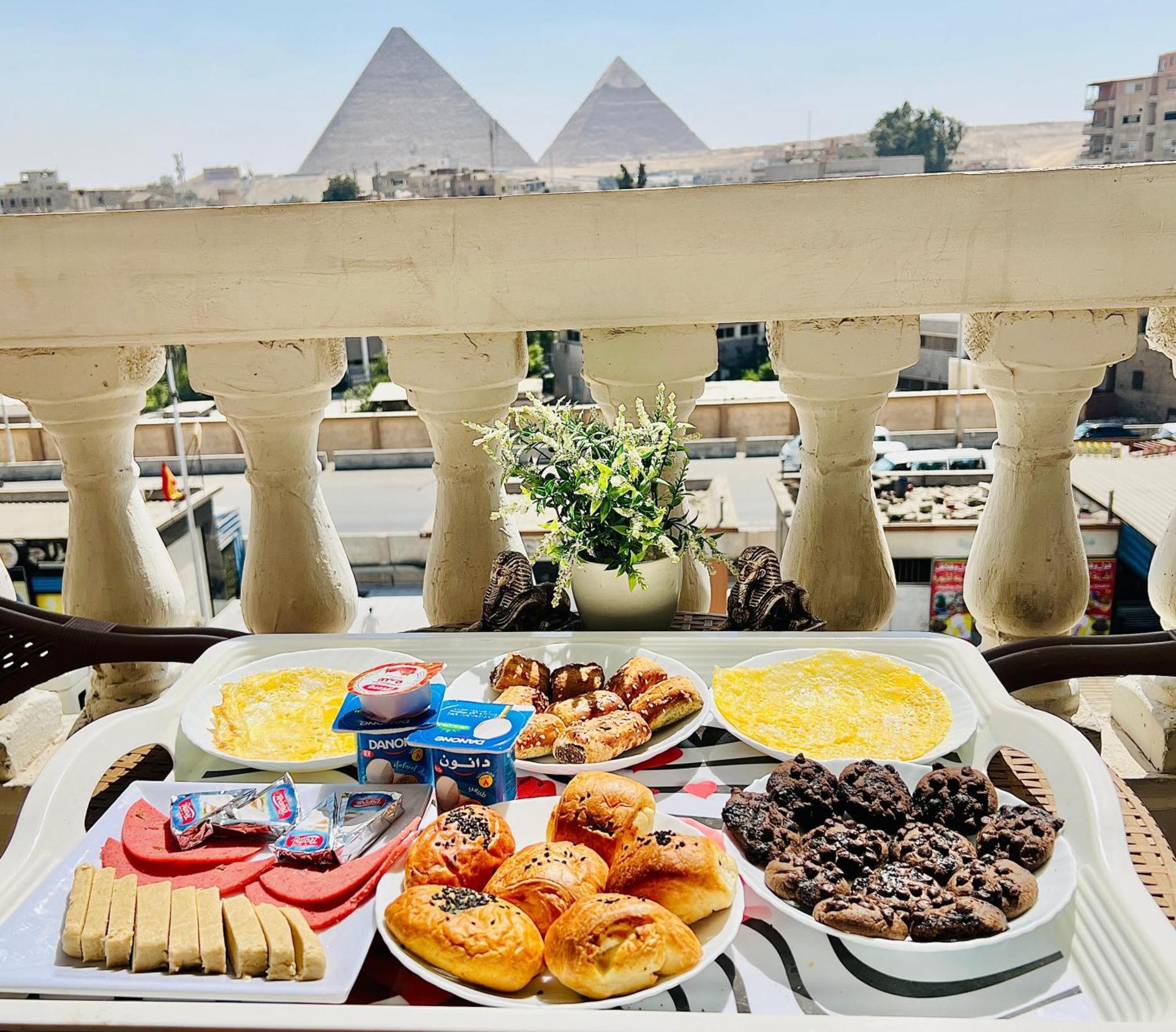 Roone pyramids view inn - Photo 73