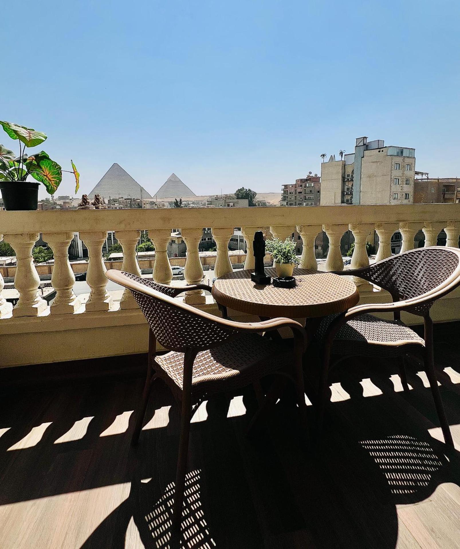 Roone pyramids view inn - Photo 74