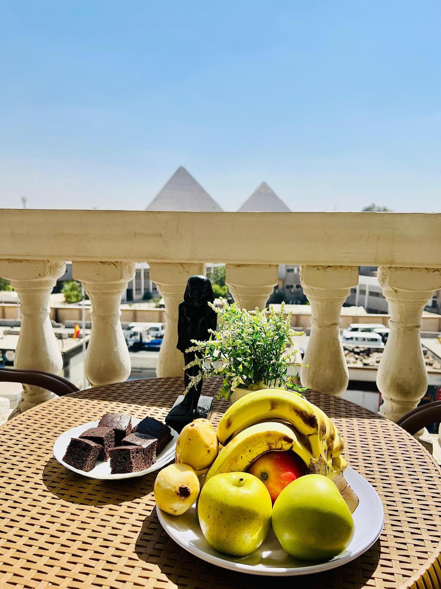 Roone pyramids view inn - Photo 76