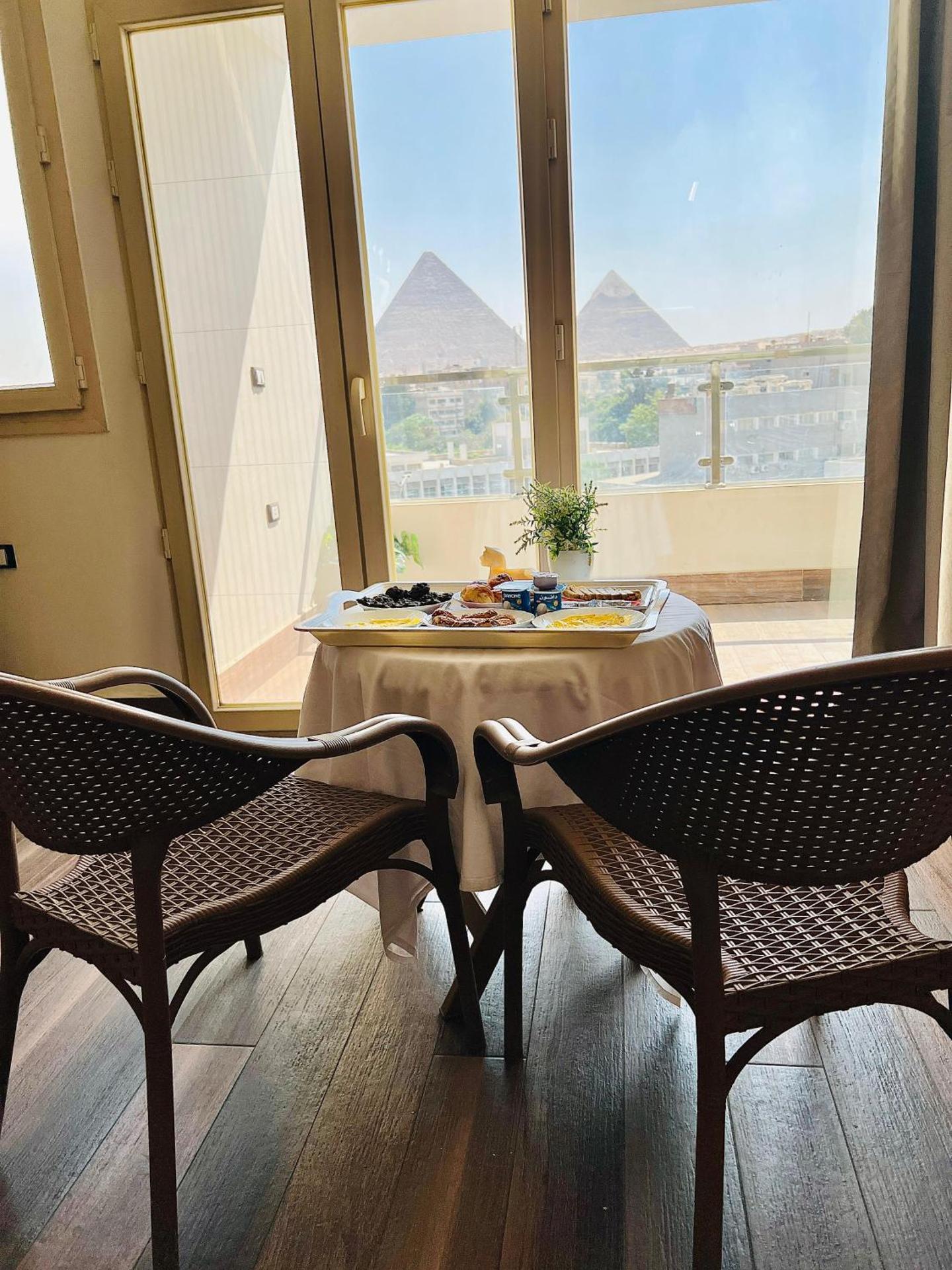 Roone pyramids view inn - Photo 33