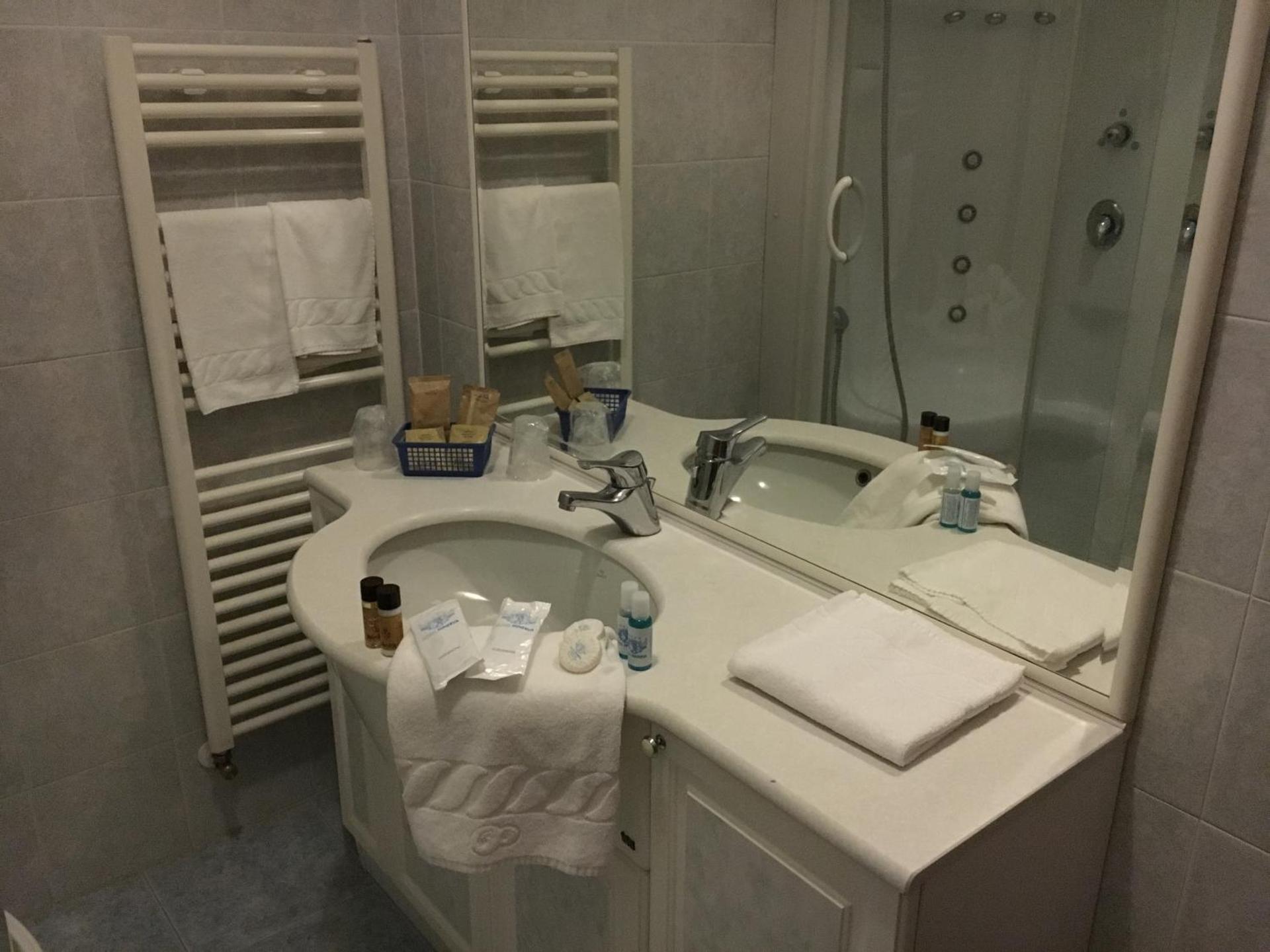 Hotel Minerva - Photo 25