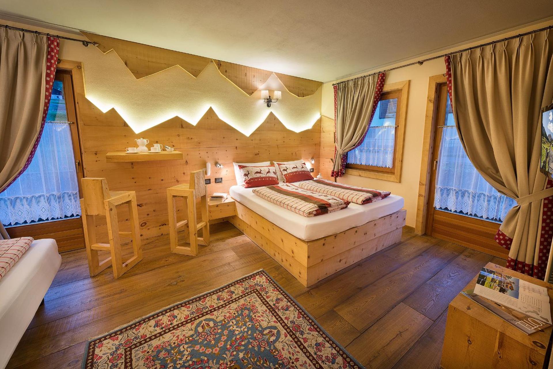 Superior Double Room with Balcony and Mountain View