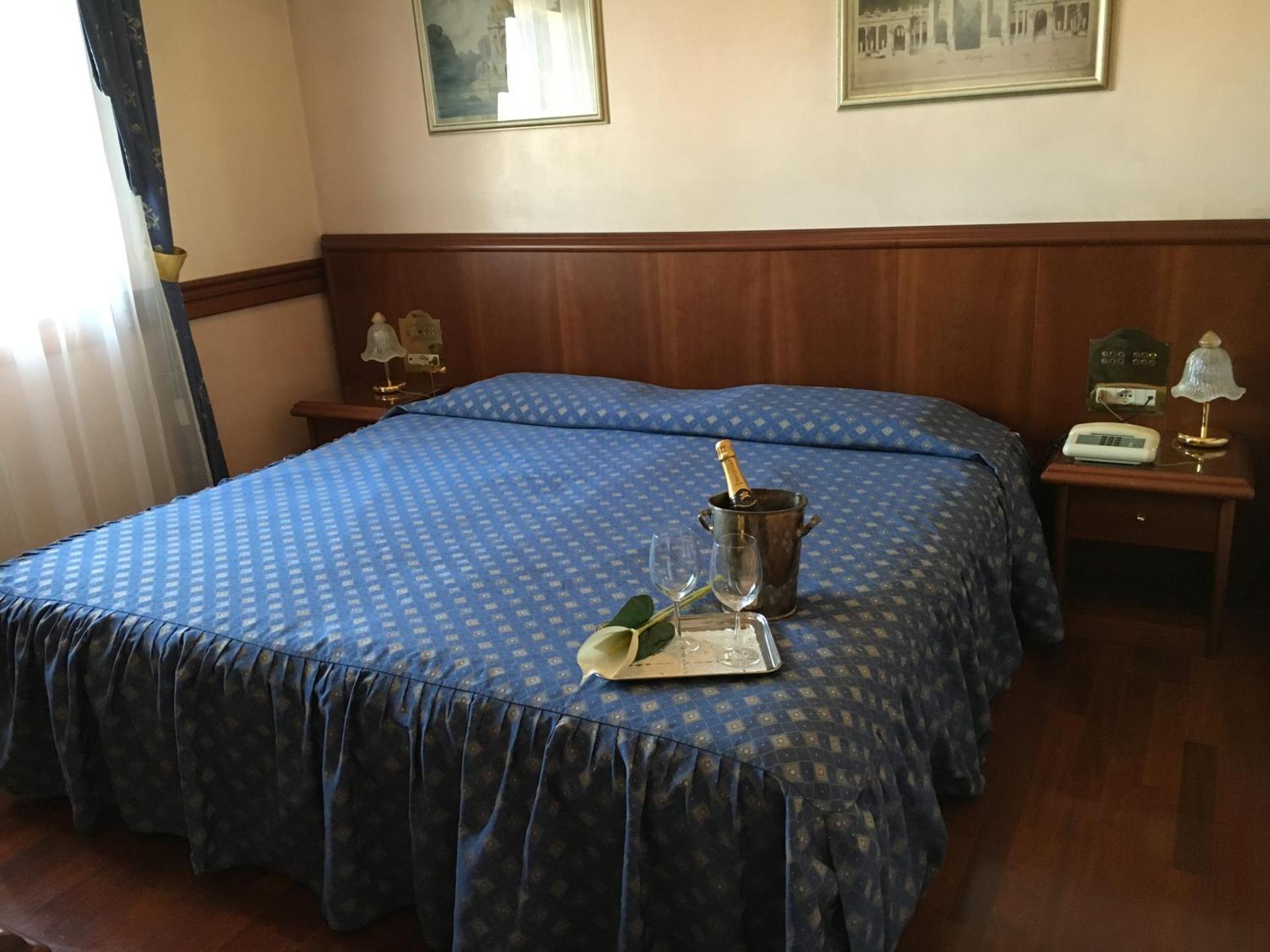 Hotel Minerva - Photo 24