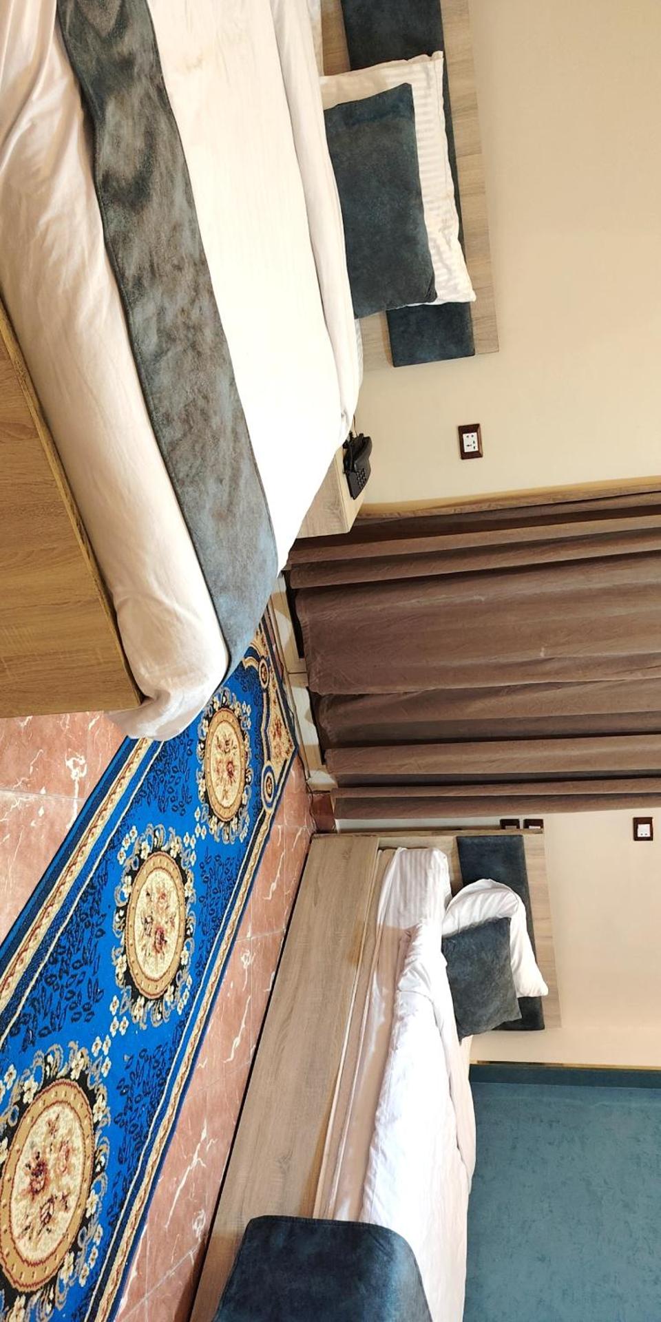 Red pyramids view hotels Foreiigners only - Full view - Photo 34