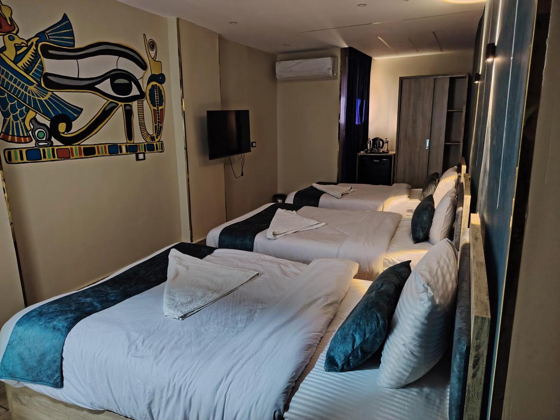 Red pyramids view hotels Foreiigners only - Full view - Photo 7