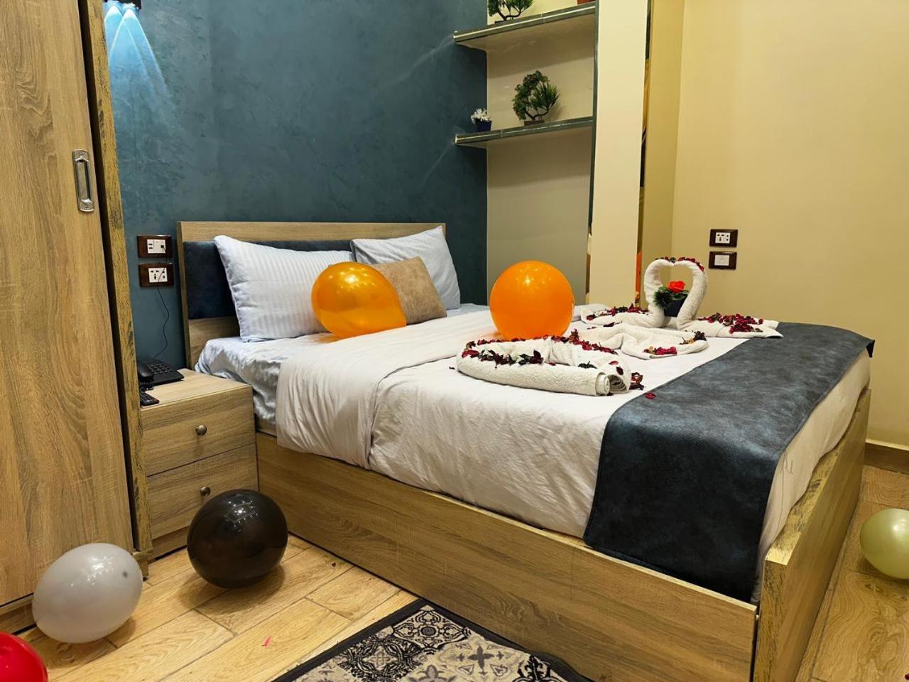 Red pyramids view hotels Foreiigners only - Full view - Photo 26