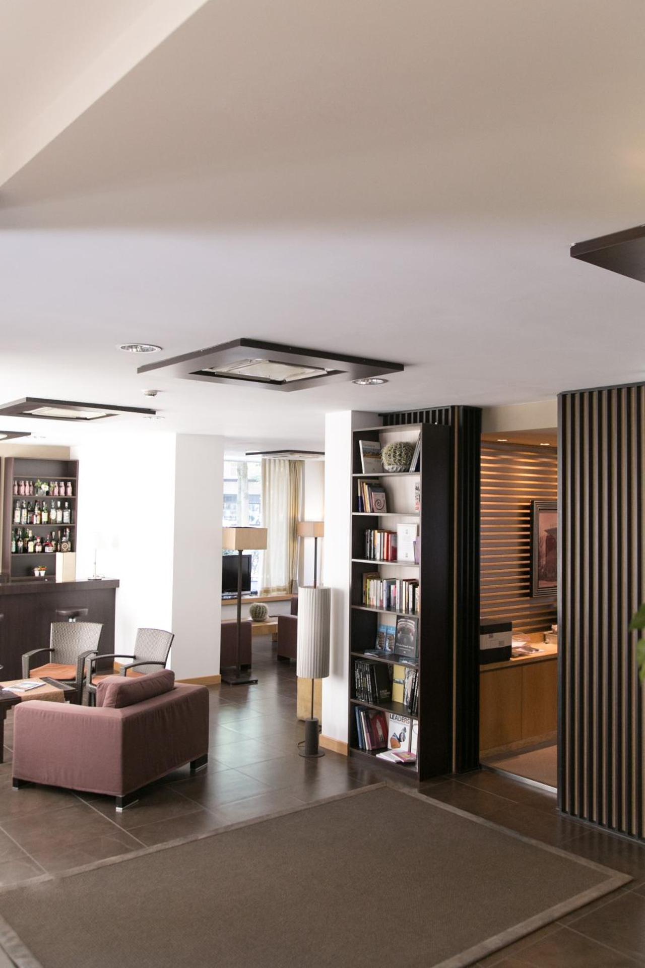 Hotel Touring - Photo 89