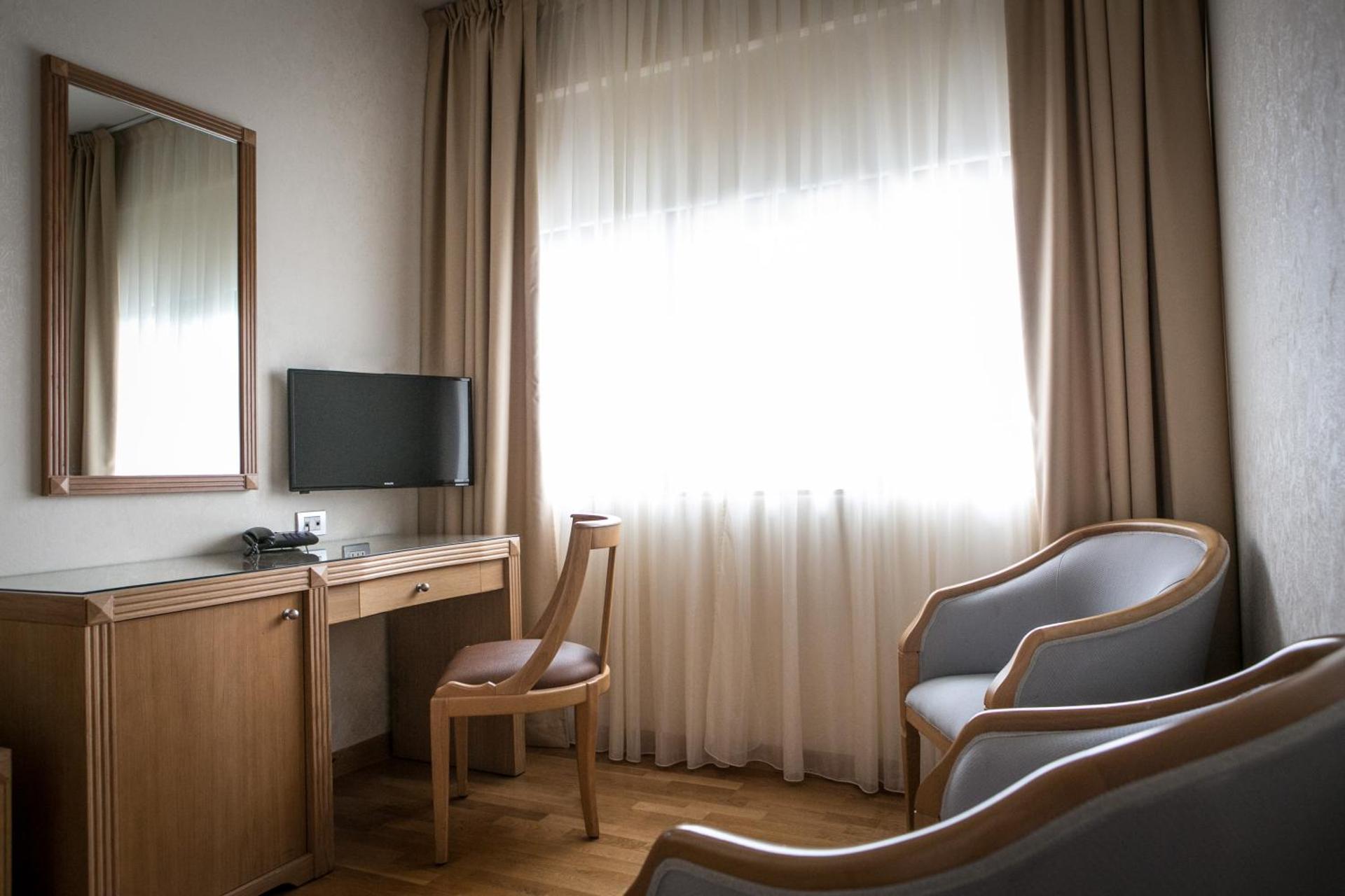 Hotel Touring - Photo 69