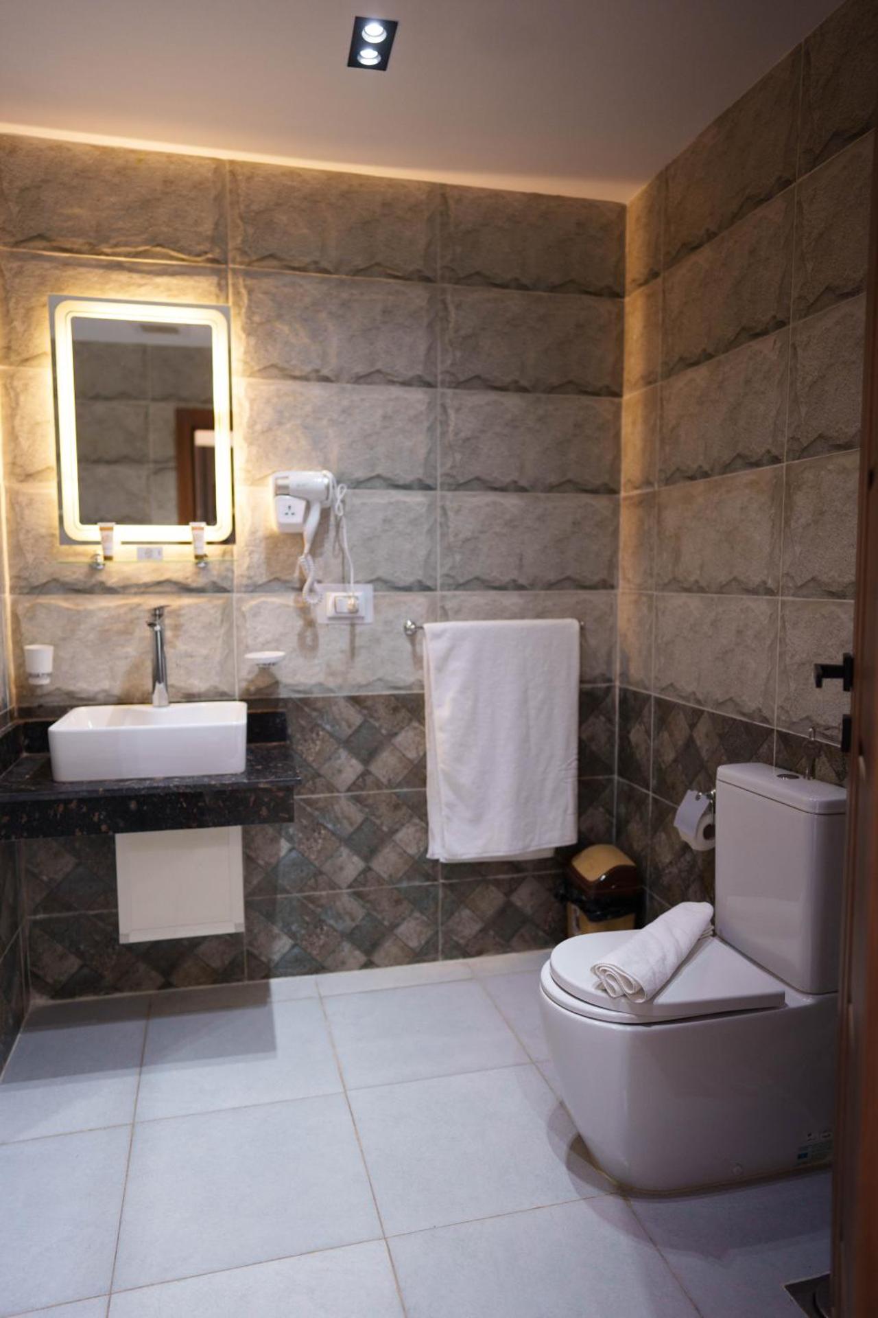 LAMAYA Sunshine inn - Photo 21