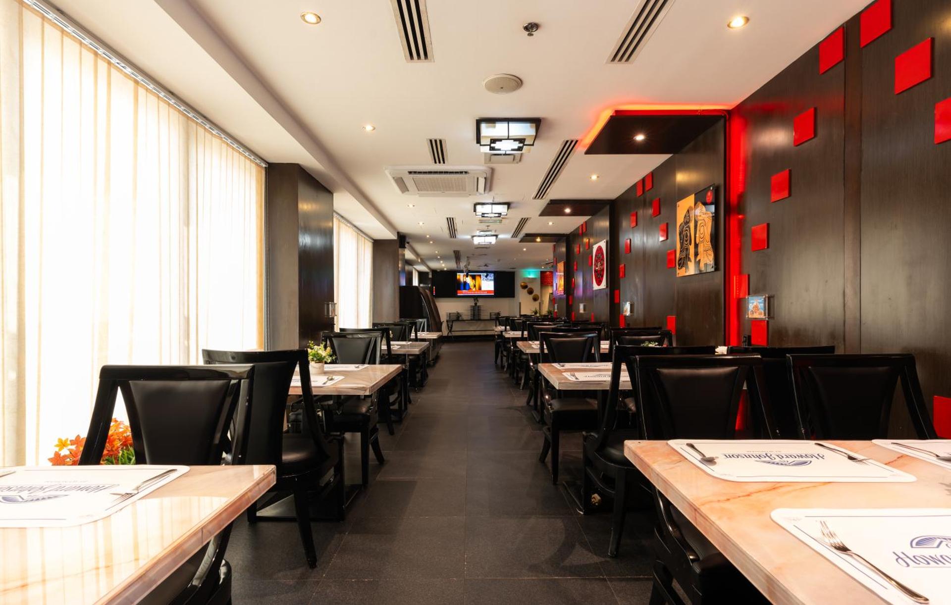 Howard Johnson Bur Dubai - Photo 41