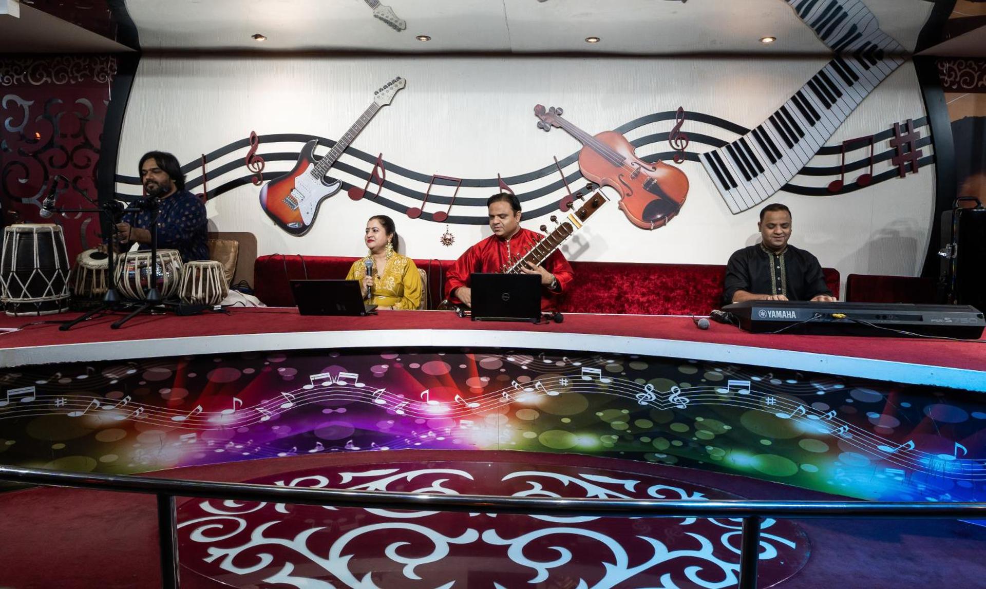 Howard Johnson Bur Dubai - Photo 43