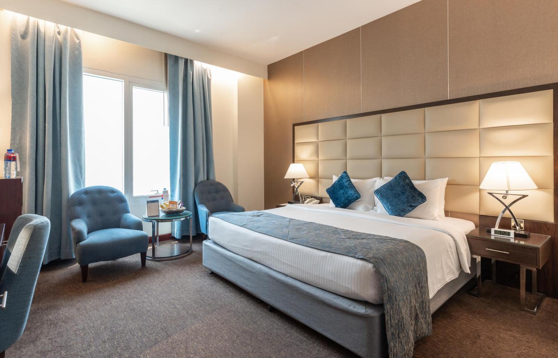 Deluxe Queen Room - Non-Smoking