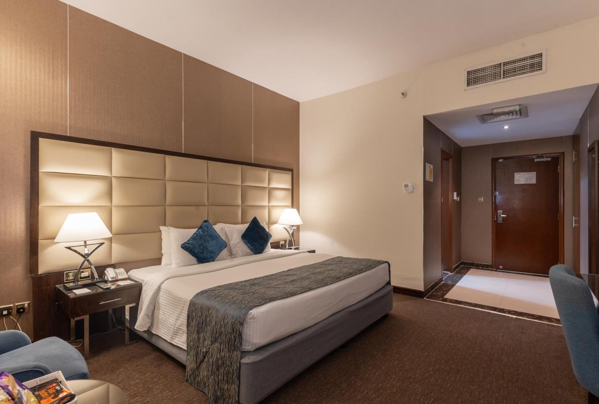 Howard Johnson Bur Dubai - Photo 13