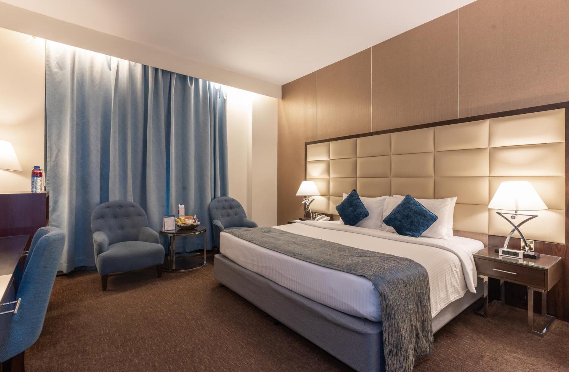 Standard Queen Room - Non-Smoking