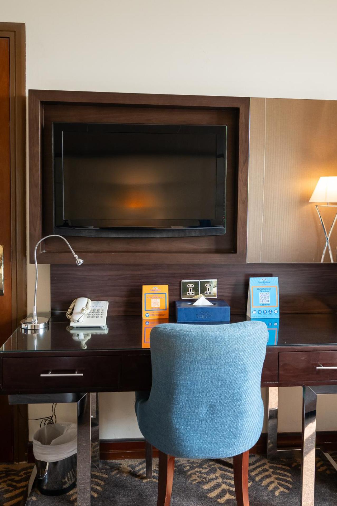 Howard Johnson Bur Dubai - Photo 9