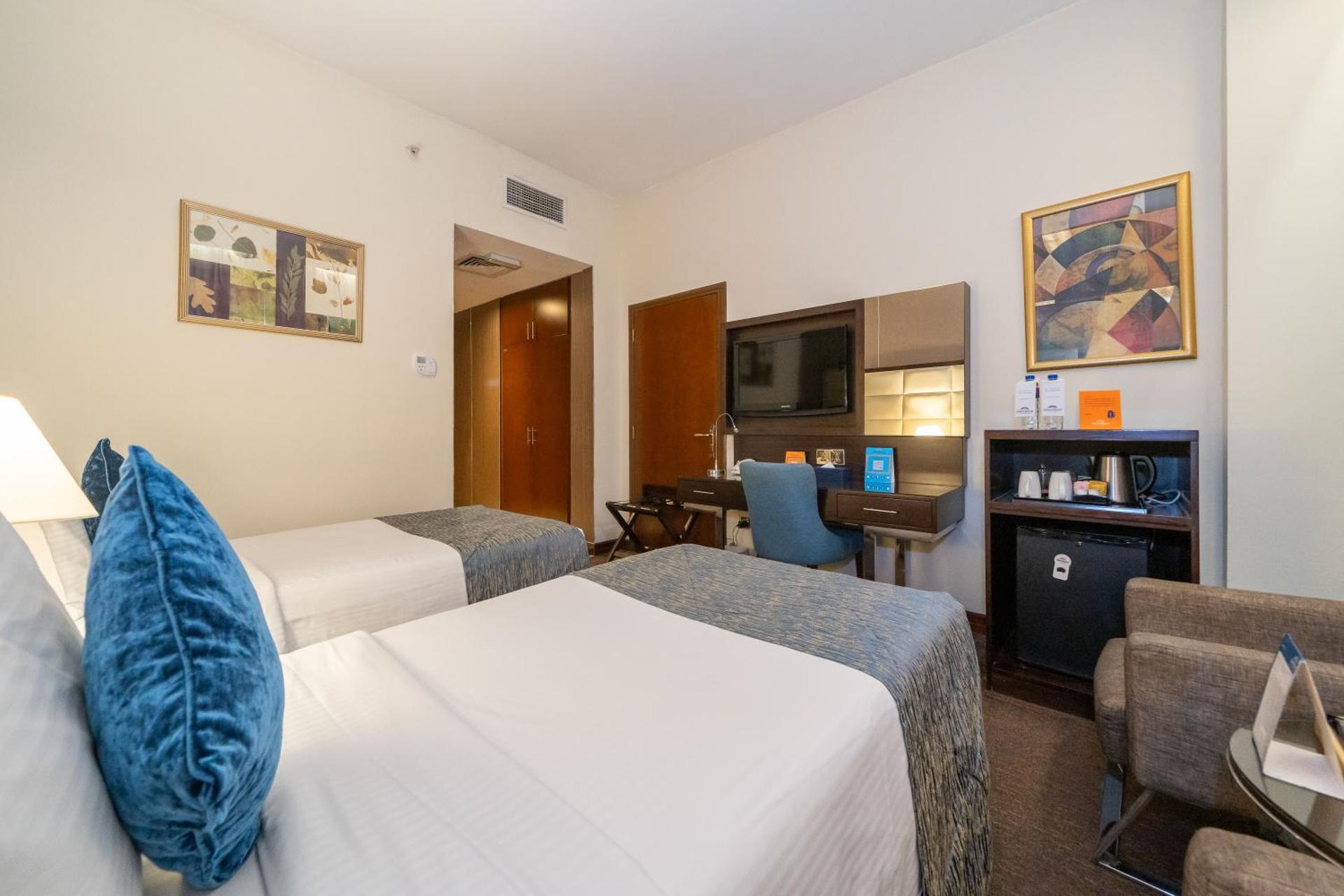 Howard Johnson Bur Dubai - Photo 10