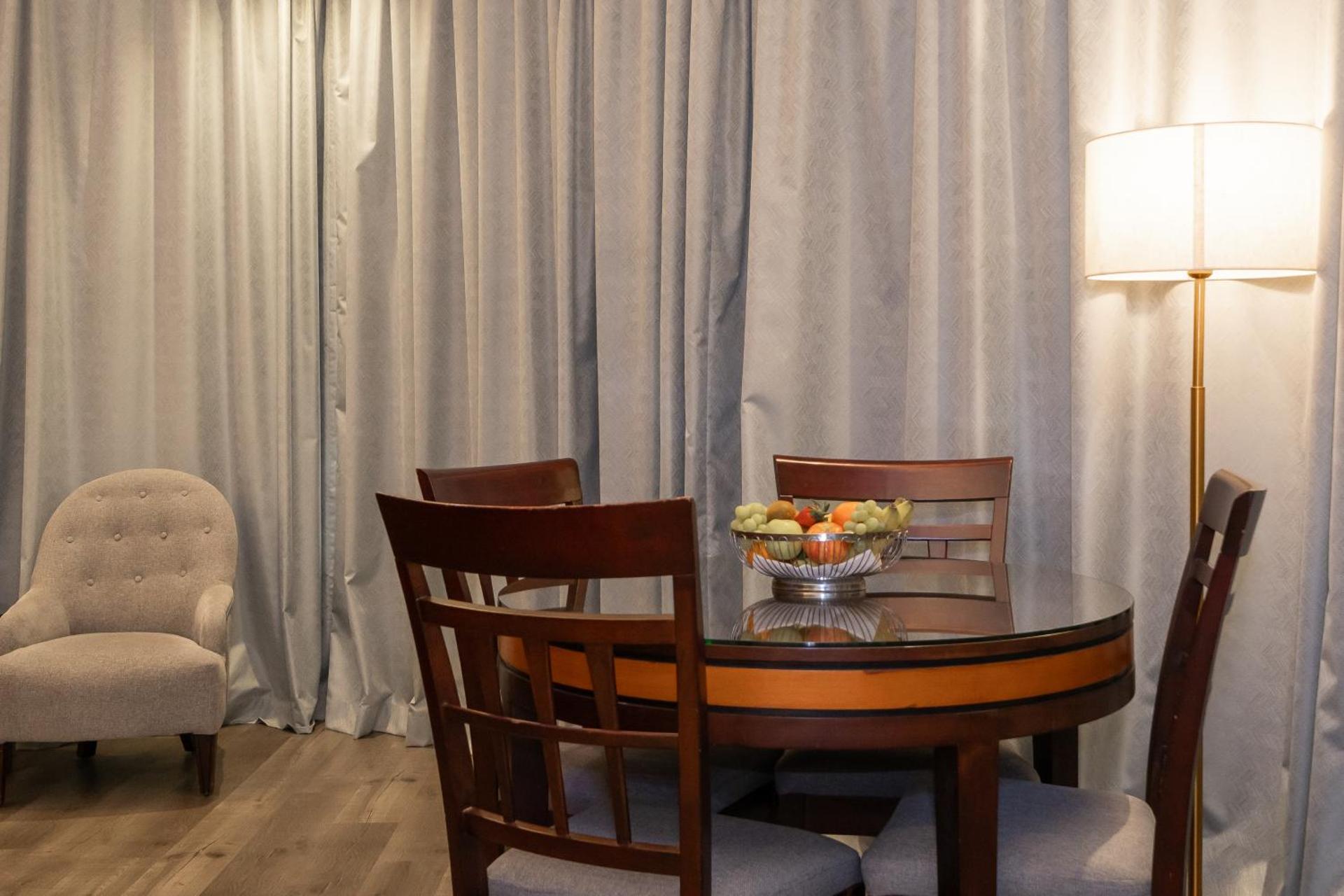 Howard Johnson Bur Dubai - Photo 22