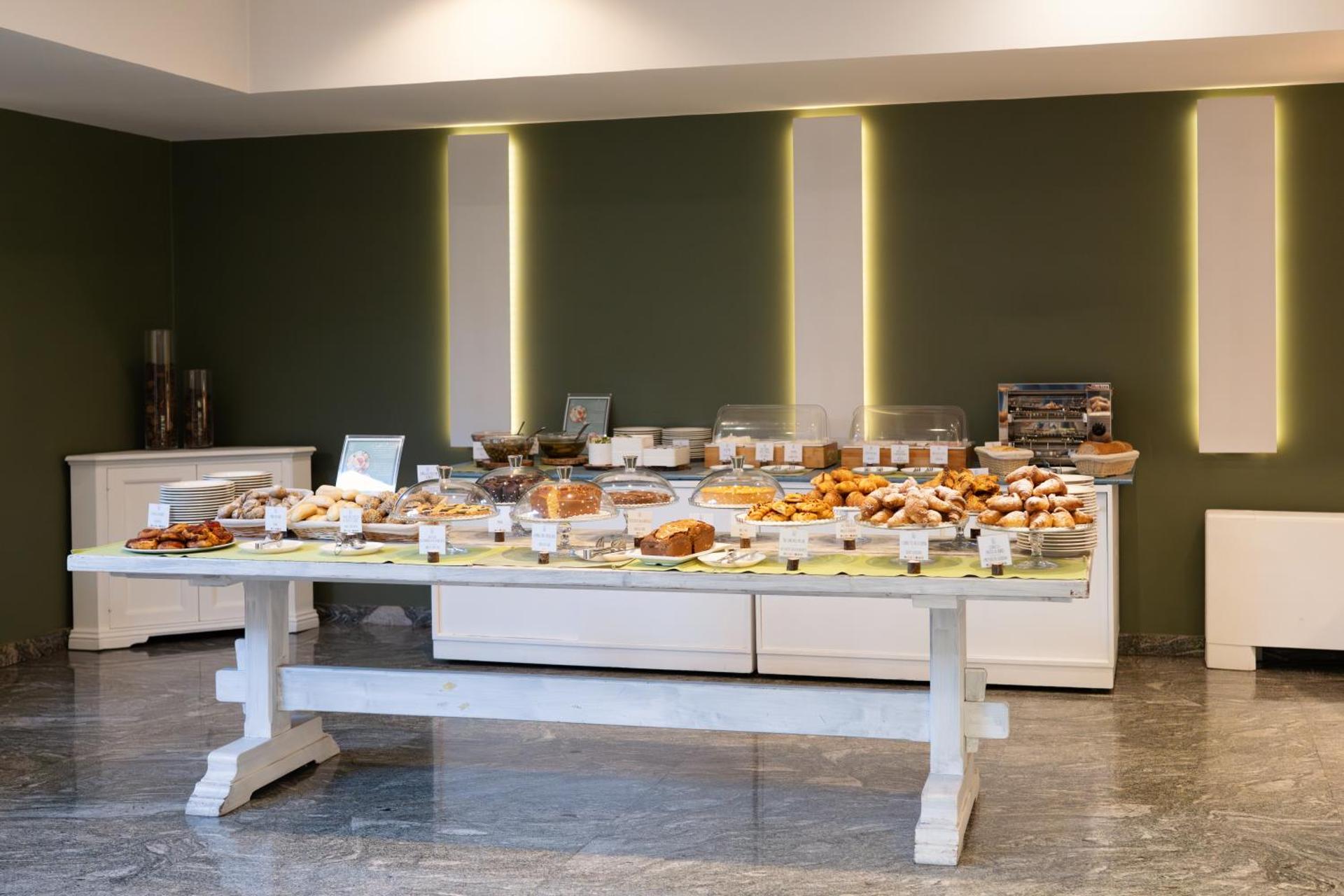 Hotel Riva Del Sole - Photo 59