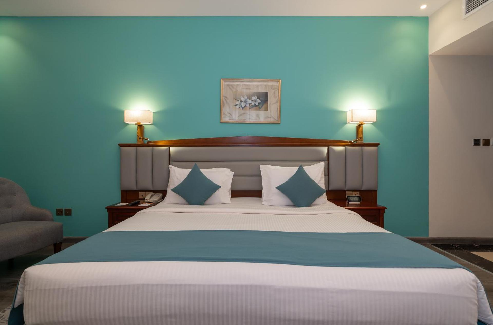 Howard Johnson Bur Dubai - Photo 3