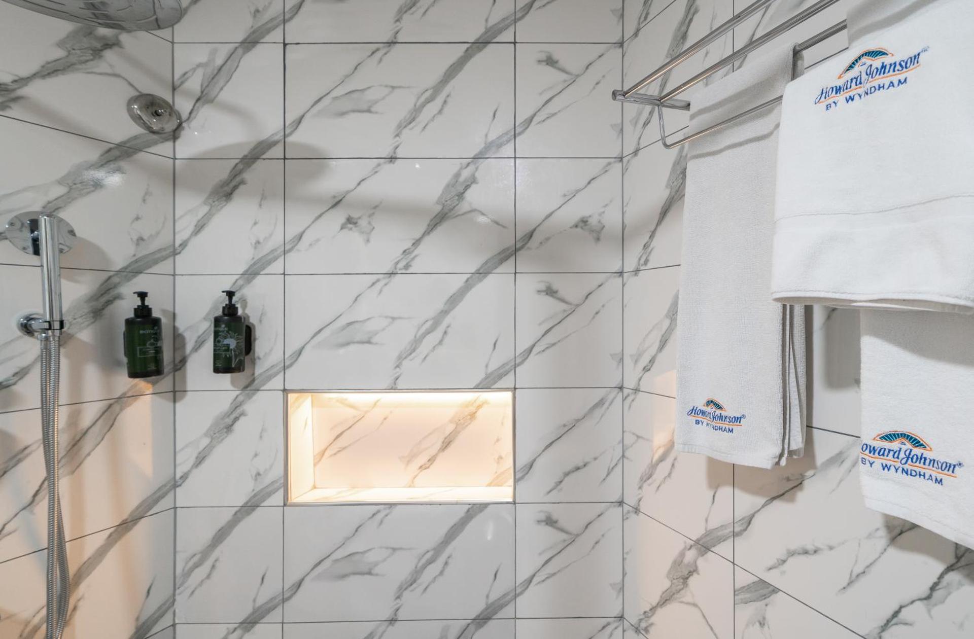 Howard Johnson Bur Dubai - Photo 16