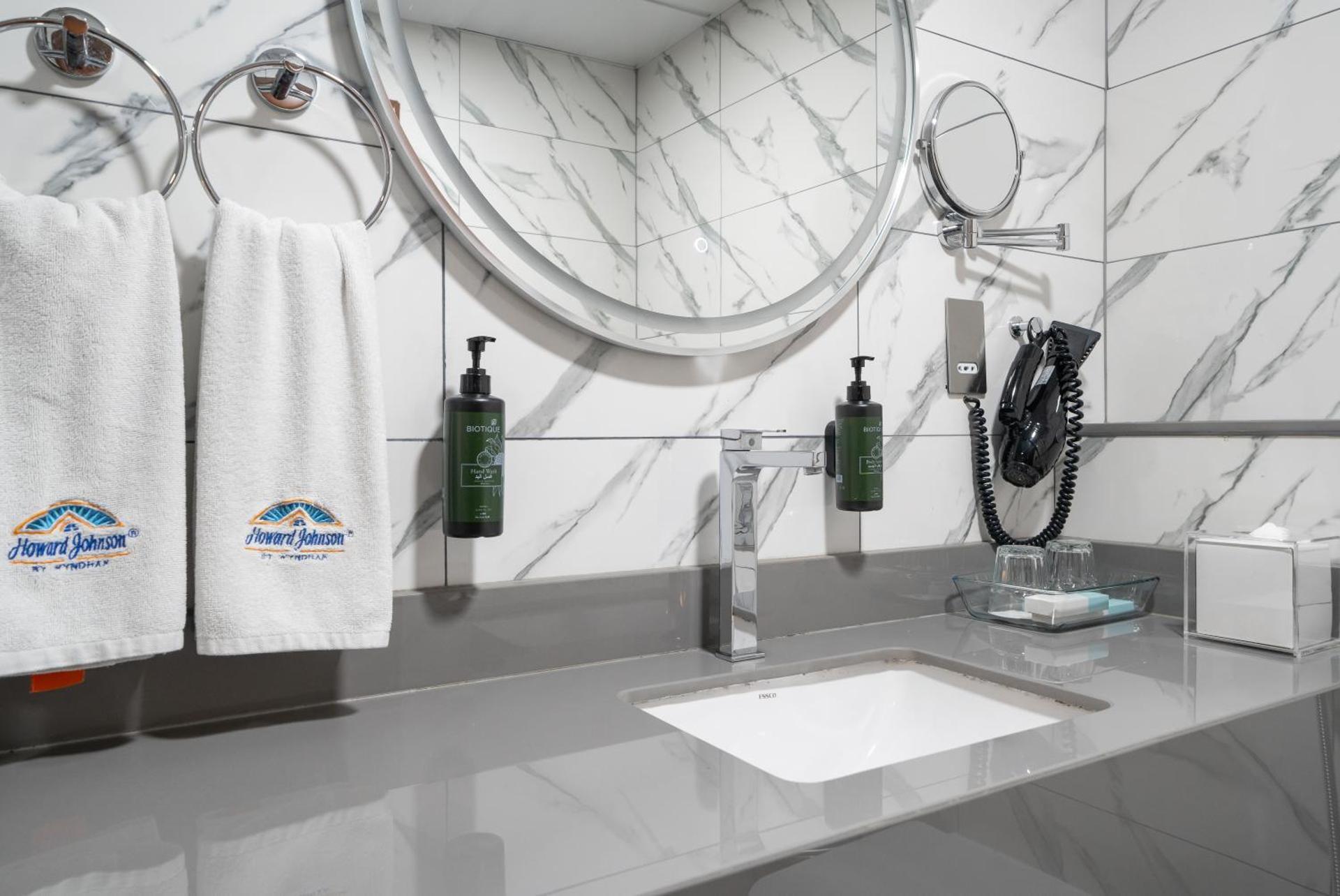 Howard Johnson Bur Dubai - Photo 54