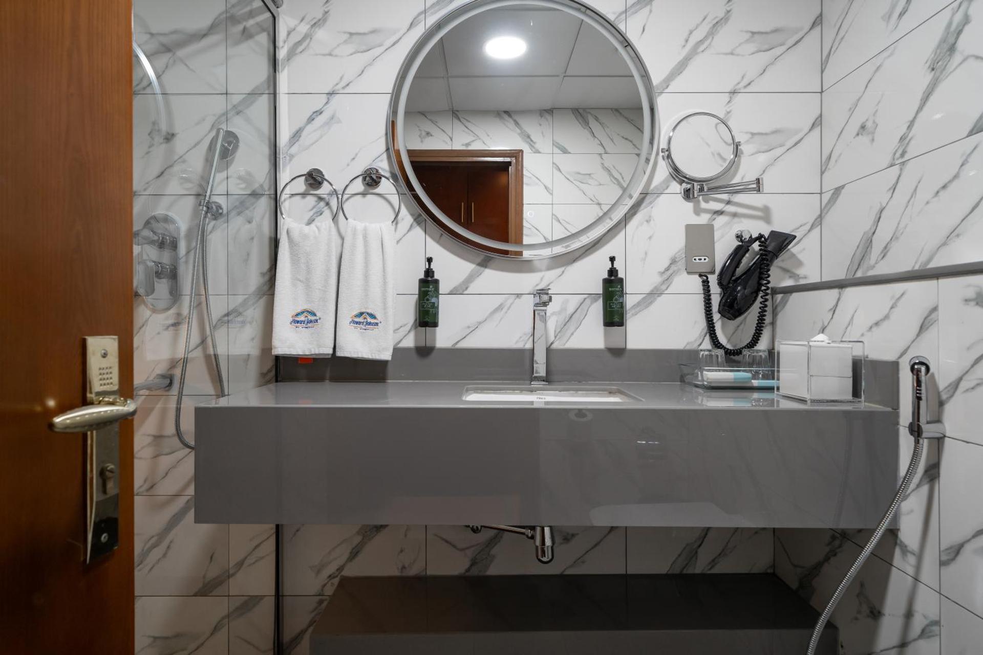 Howard Johnson Bur Dubai - Photo 55