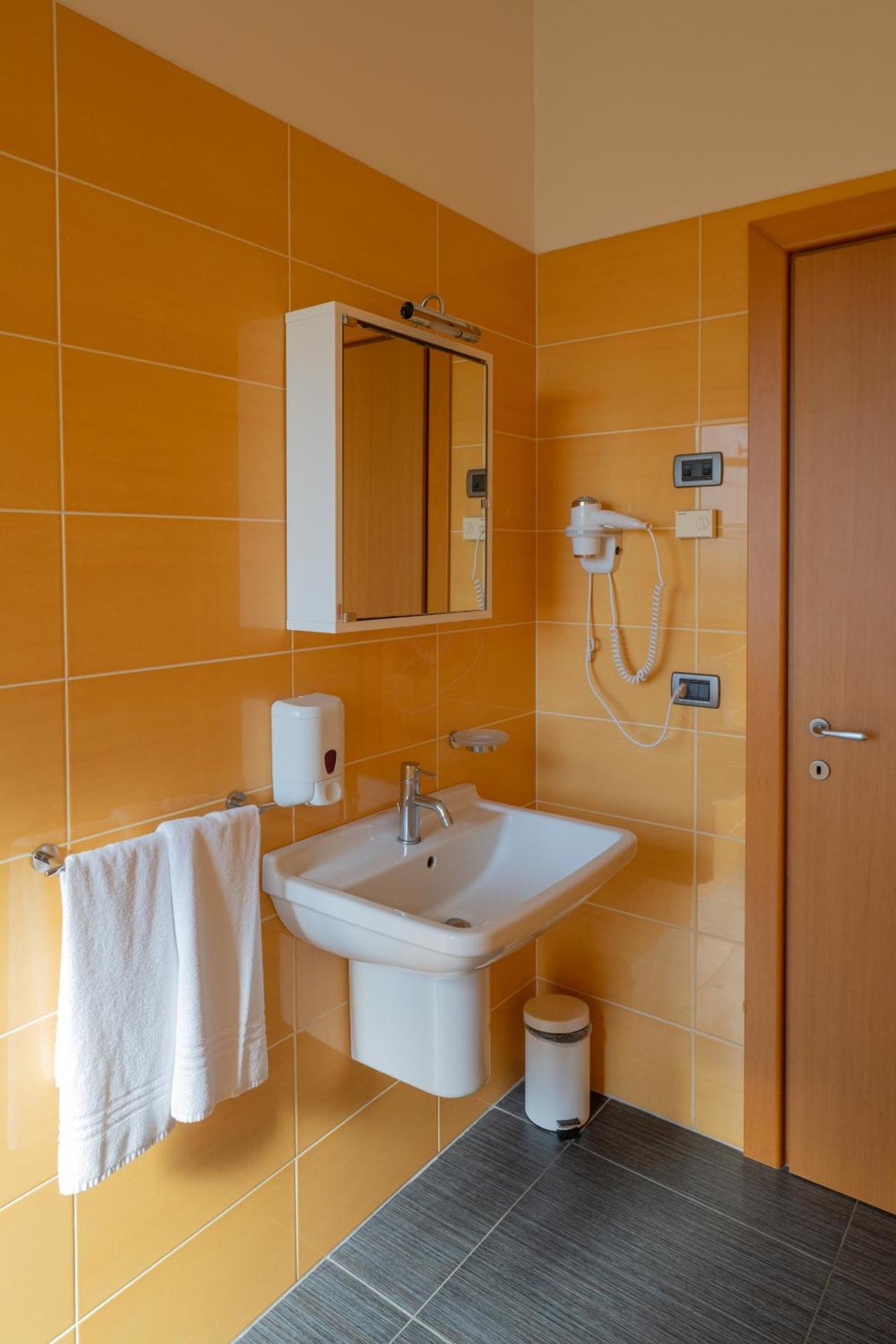 Hotel Riva Del Sole - Photo 29