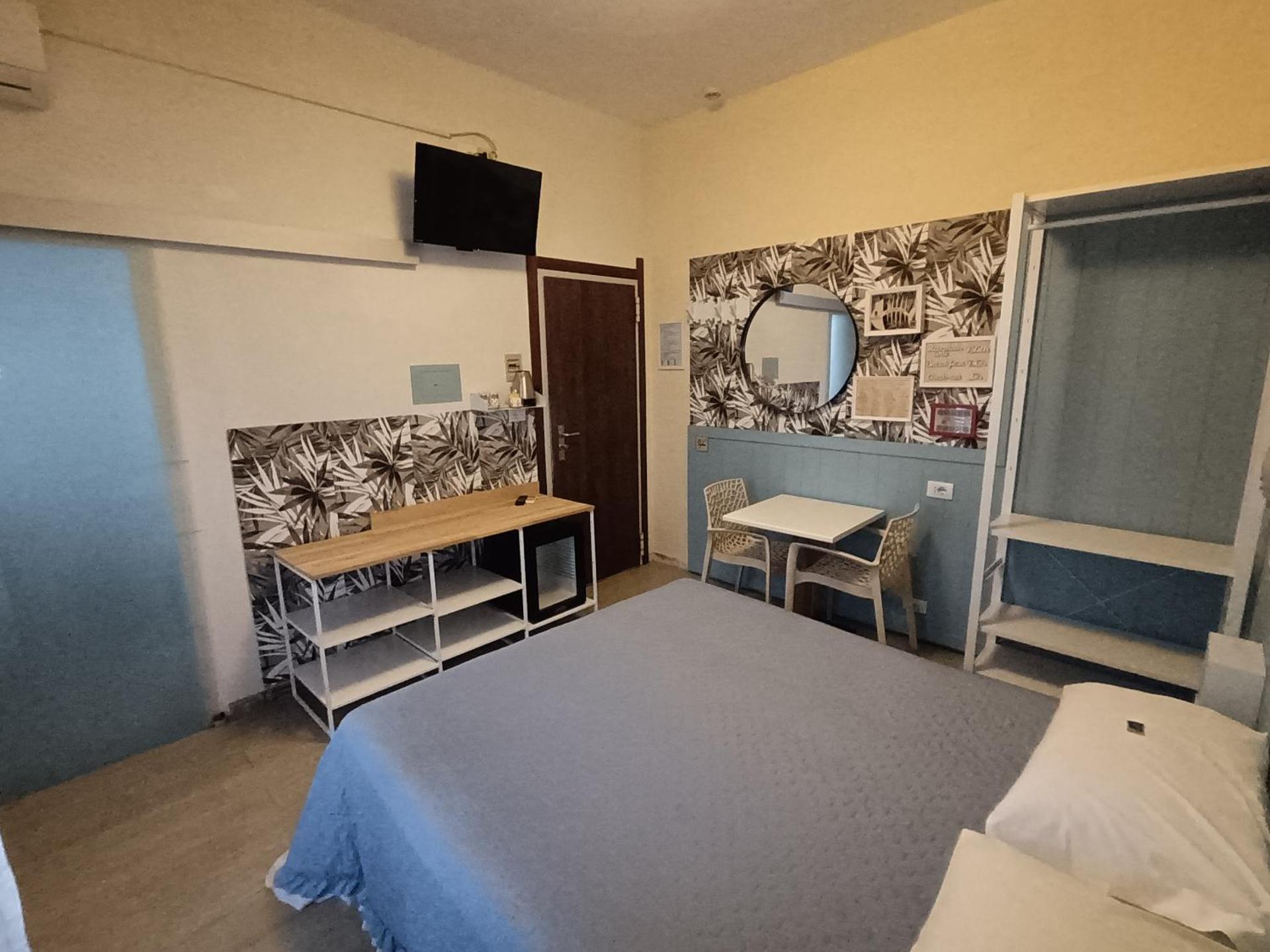 Euro Hotel - Photo 23