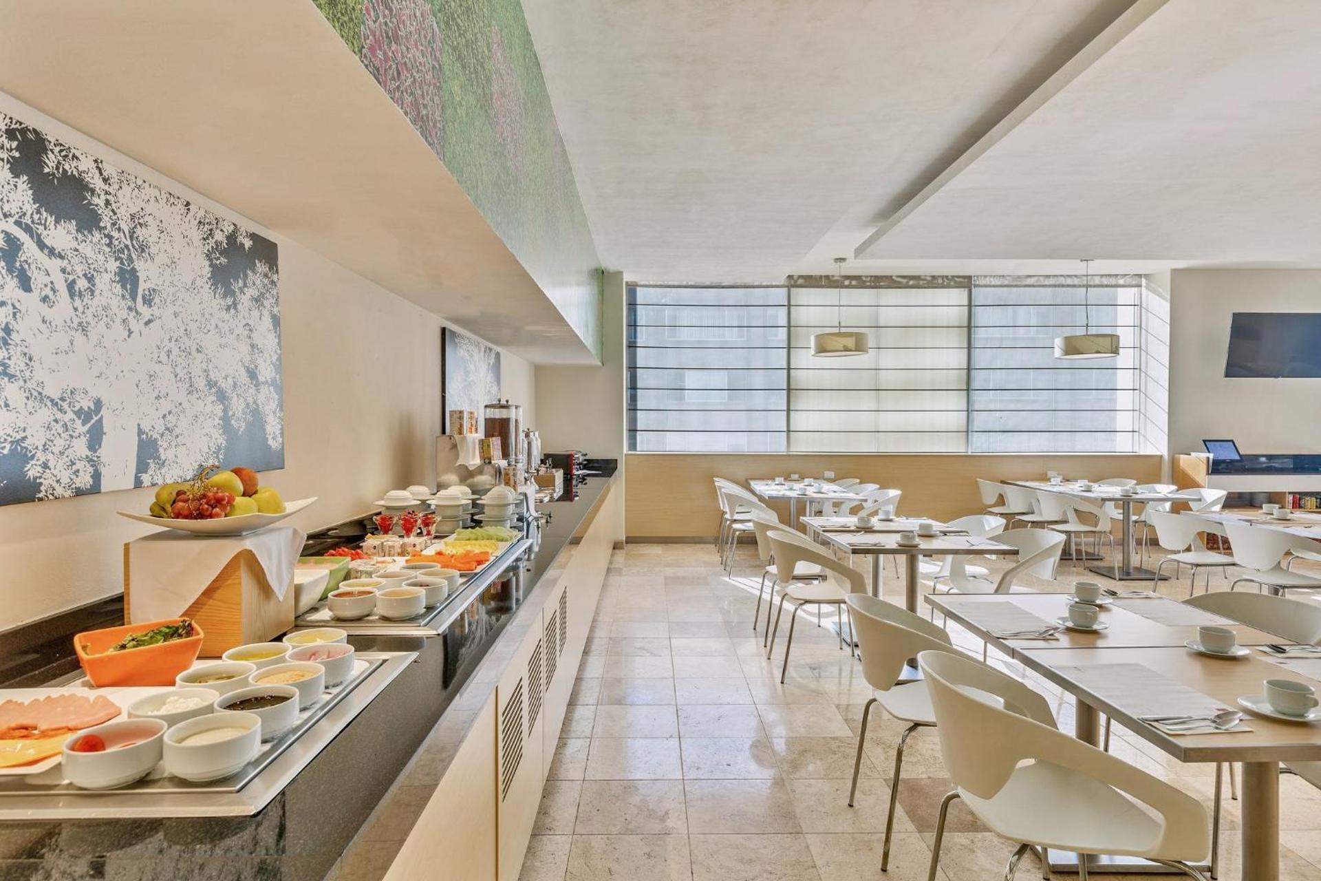 Fiesta Inn Centro Historico - Photo 26