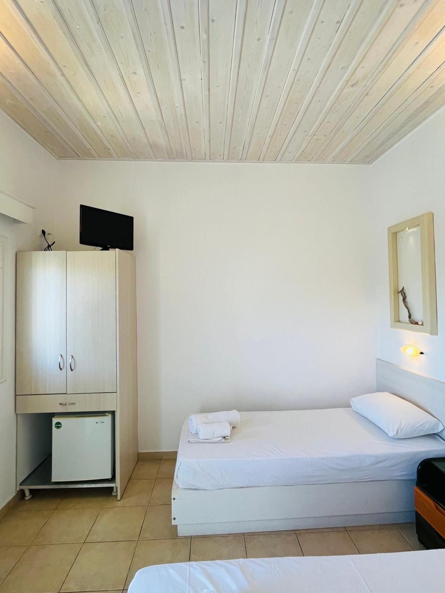 Galaxy Hotel - Photo 15