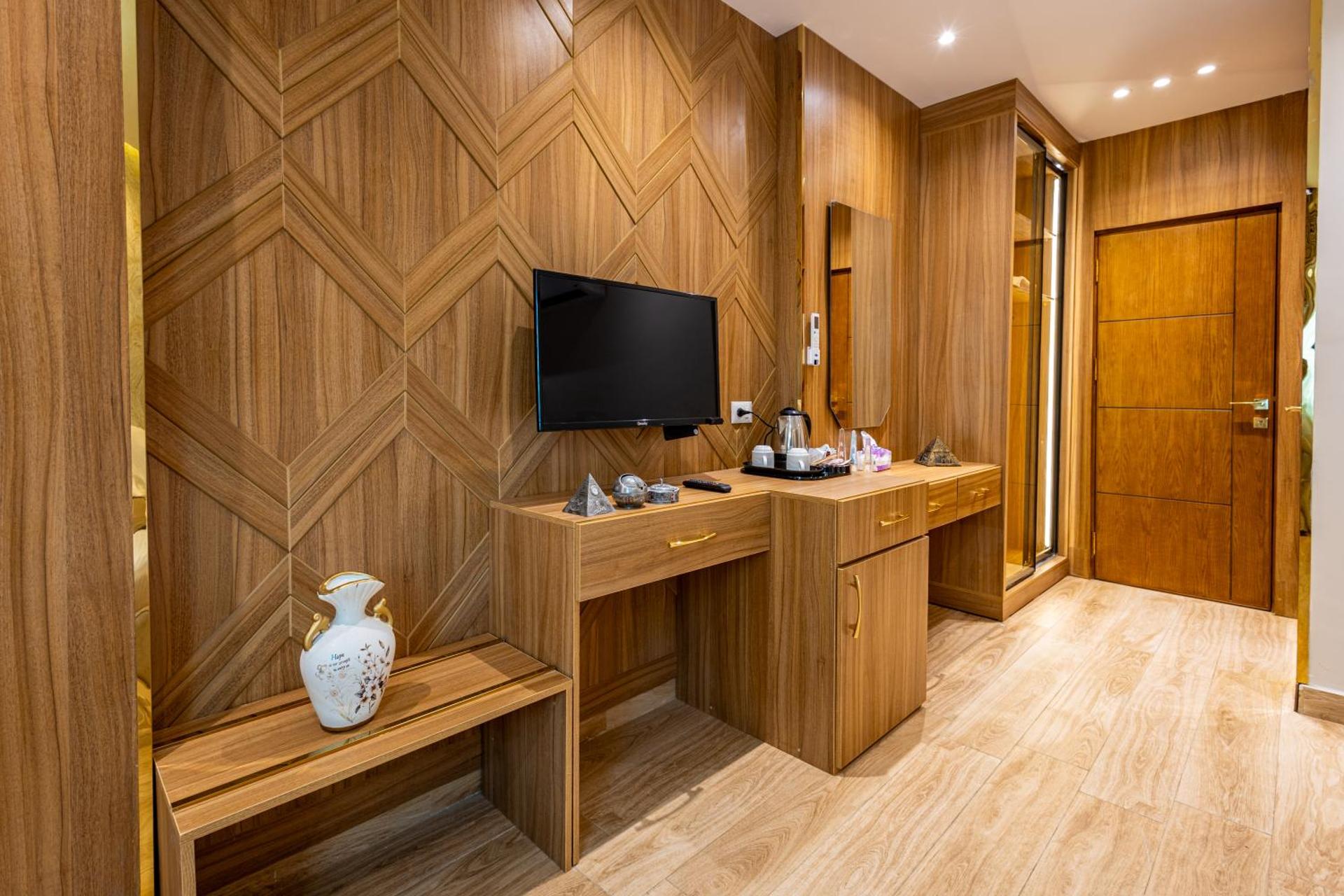 Pyramids sunrise inn - Photo 79