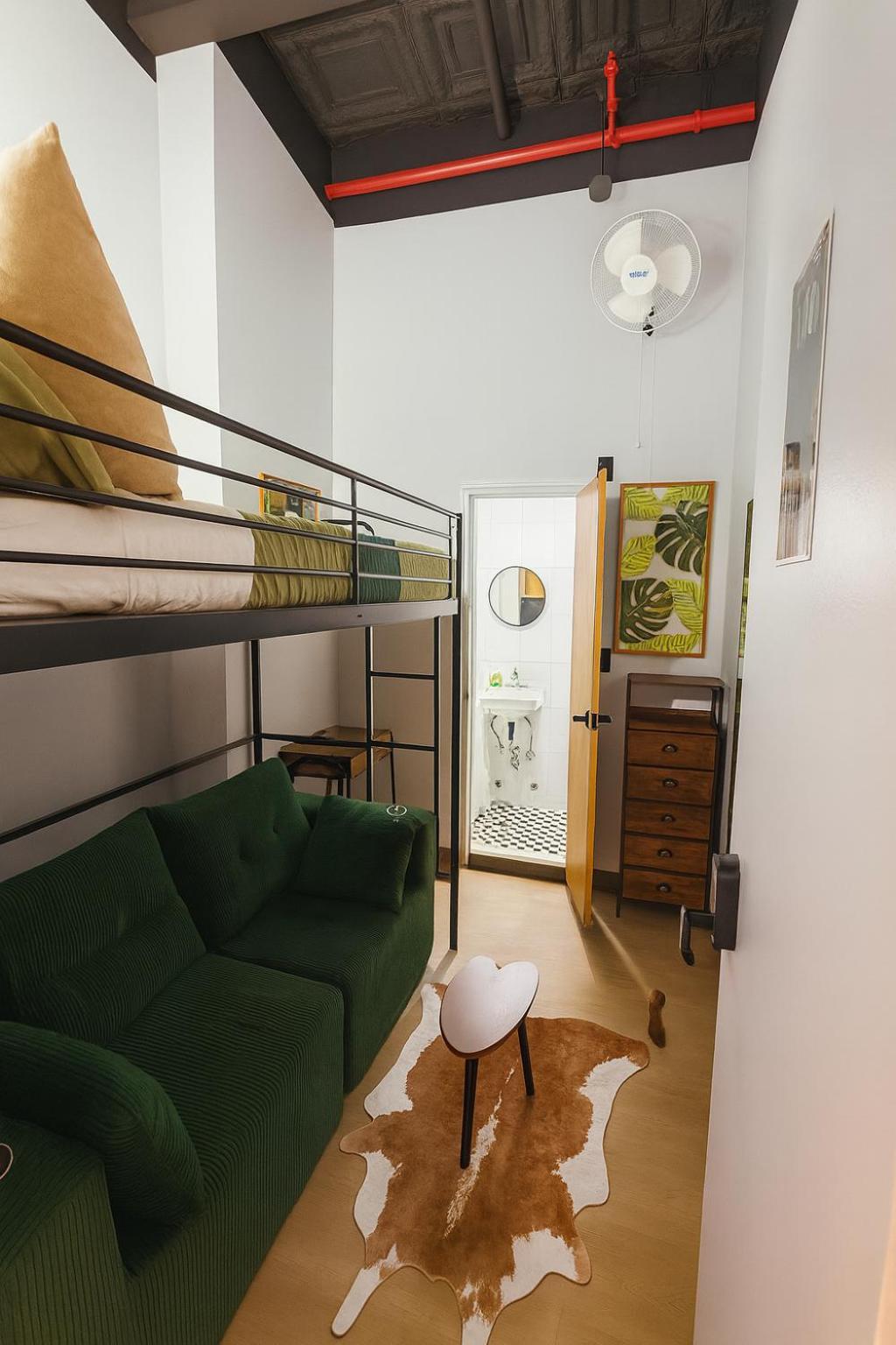 Single Room with Bathroom 