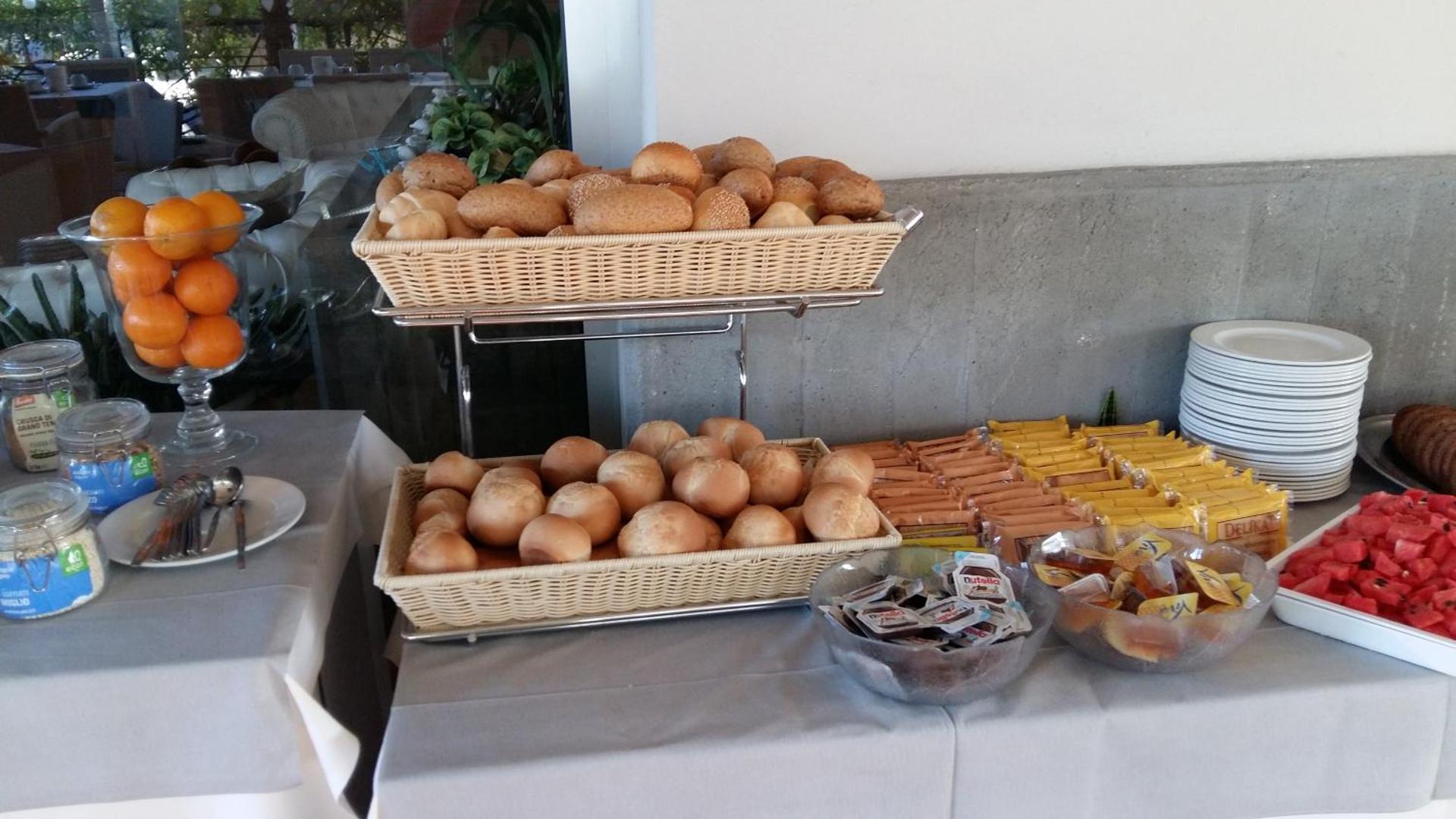 Hotel Santiago - Photo 13